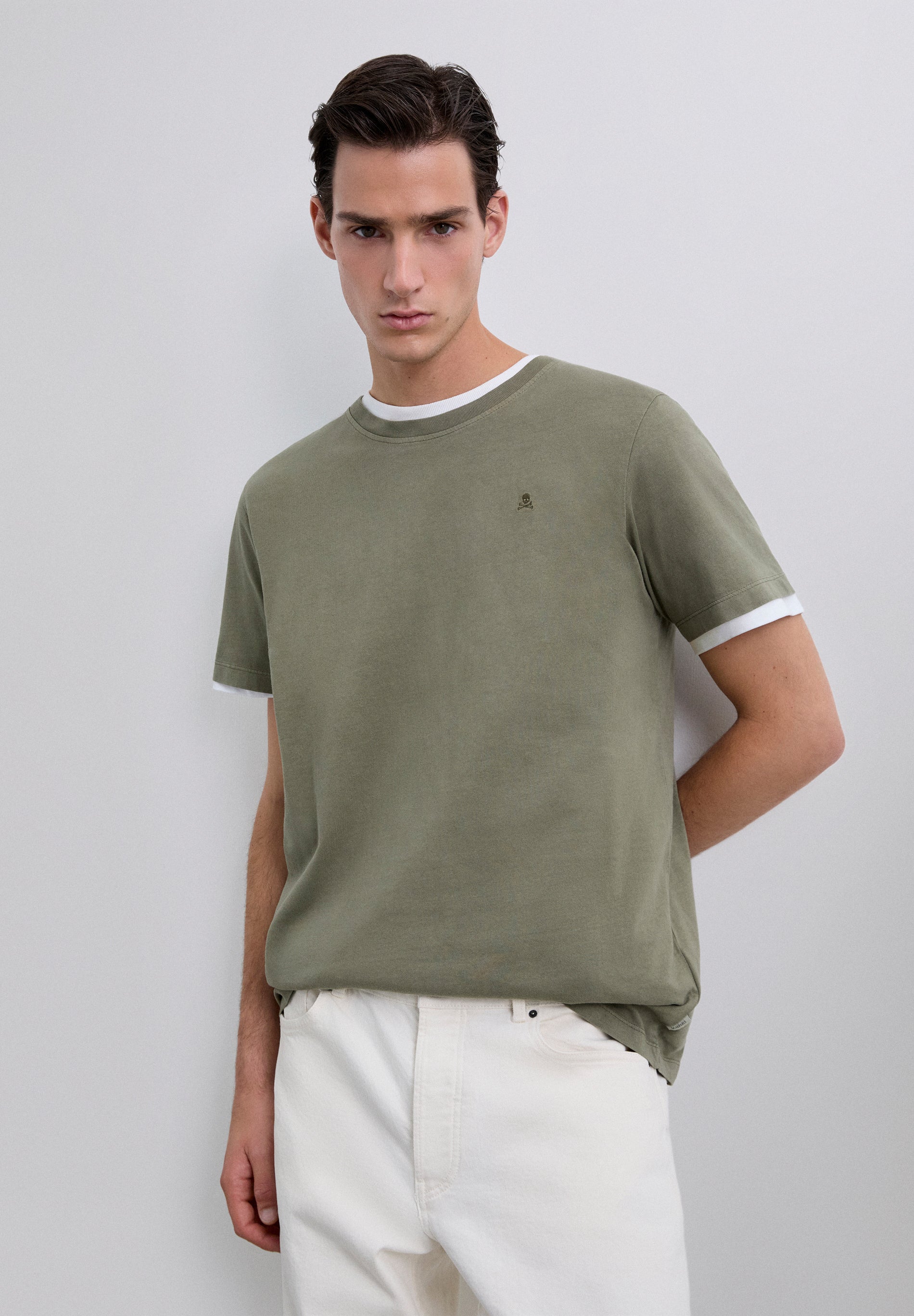 T-SHIRT WITH MATCHING EMBROIDERED SKULL