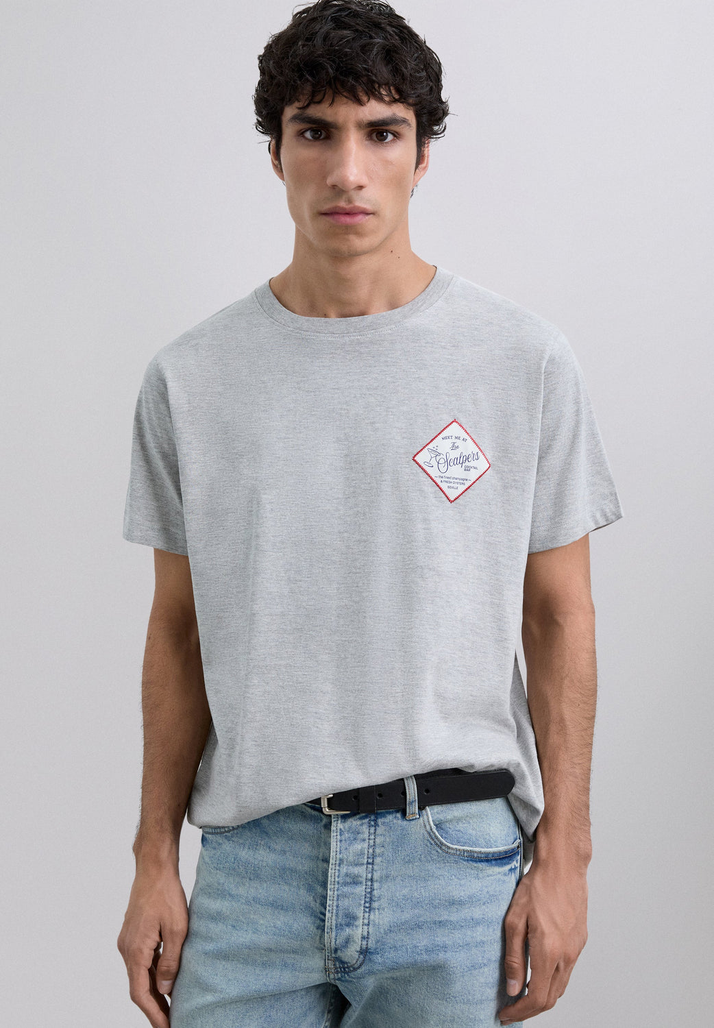 CAMISETA PARCHE BORDADO LOGO - Scalpers