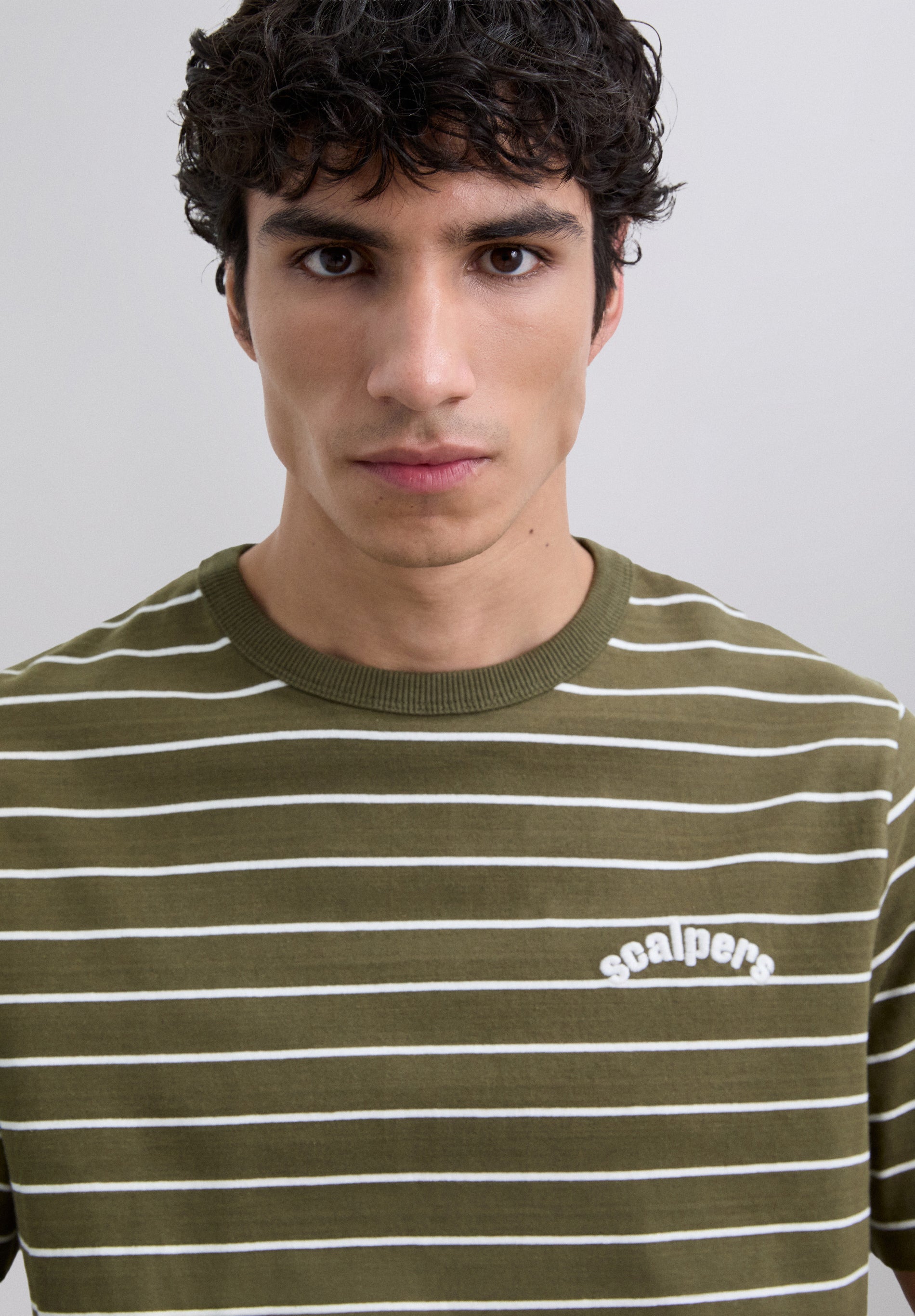 STRIPED LOGO PRINT T-SHIRT