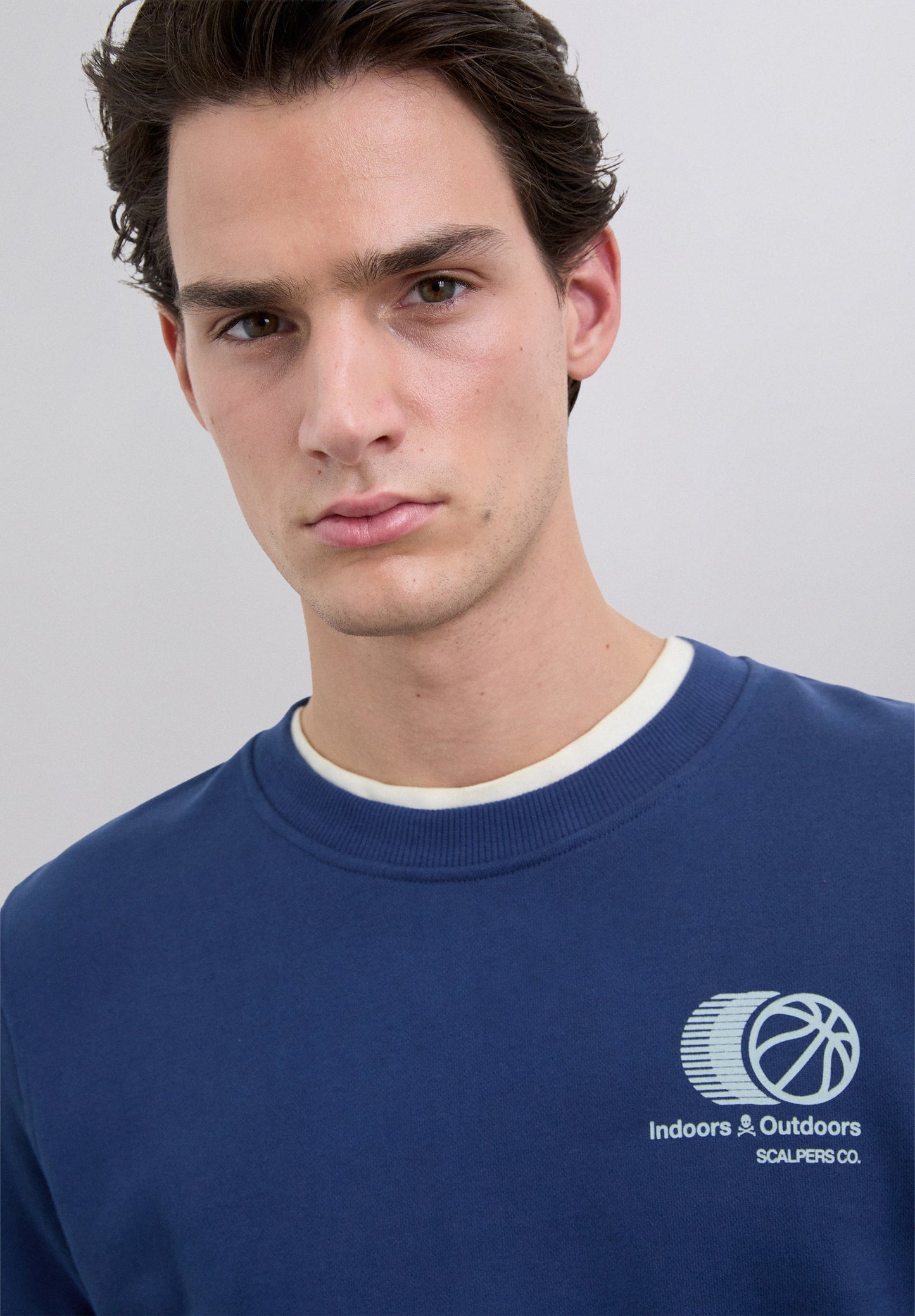 CREW NECK REGULAR FIT SWEATSHIRT