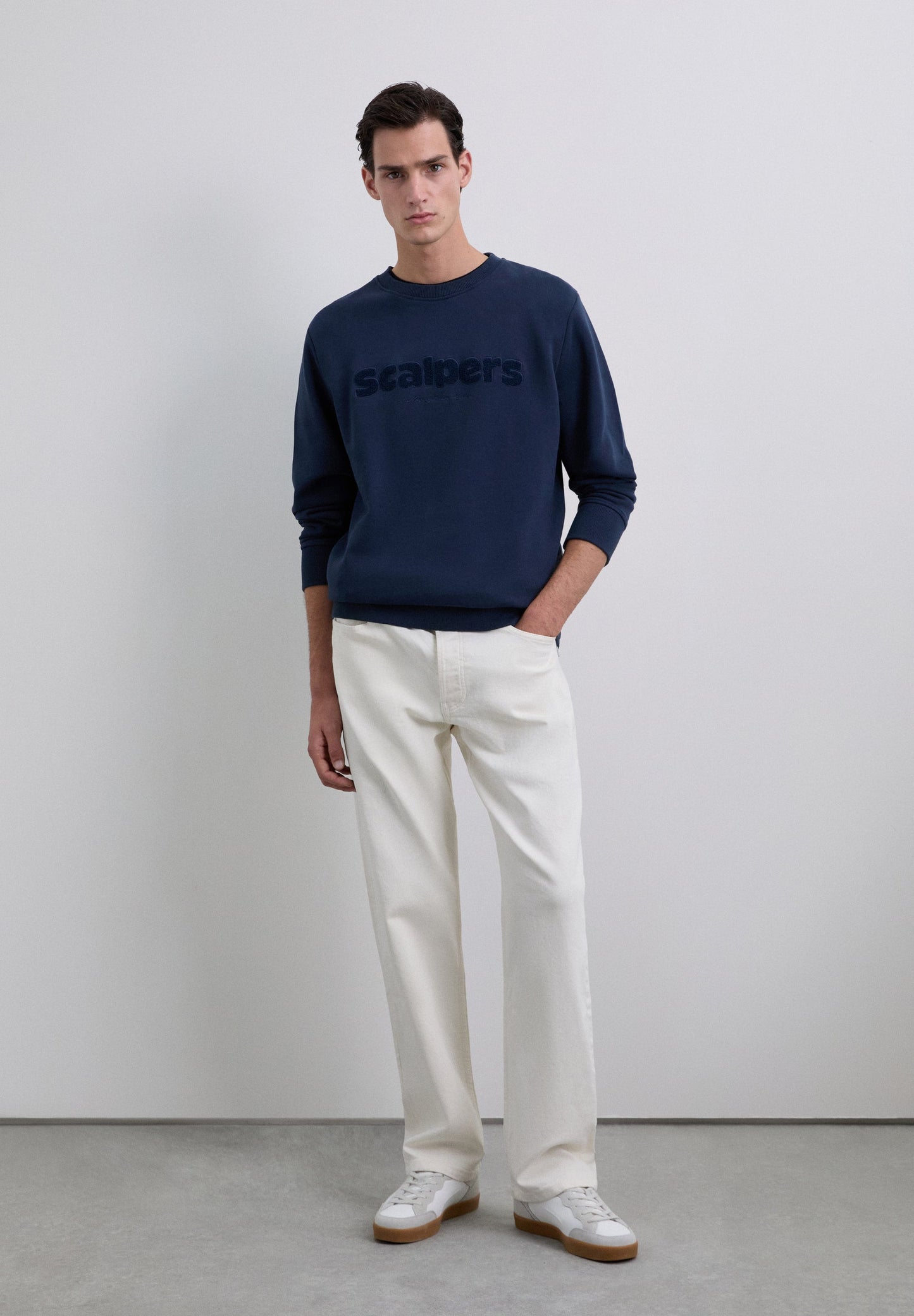 SWEATSHIRT WITH RAISED LOGO