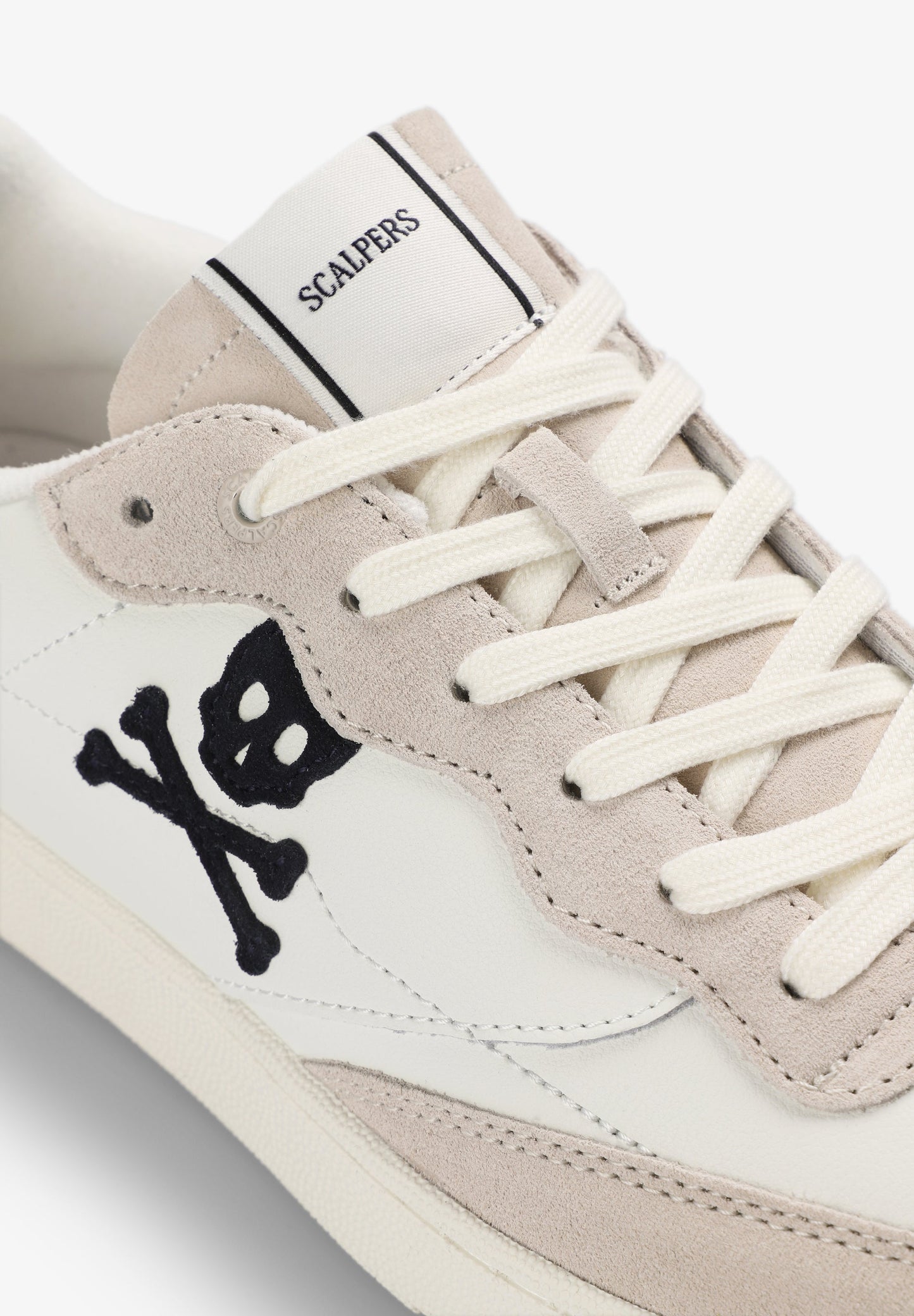LEATHER SKULL SNEAKERS