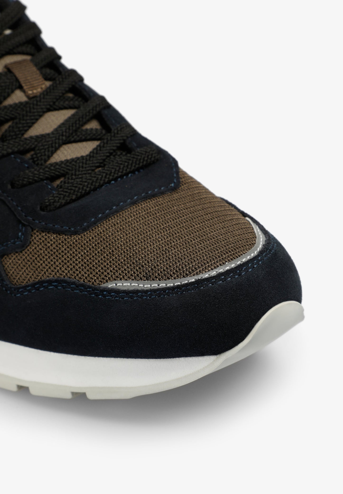 LEATHER SKULL SNEAKERS