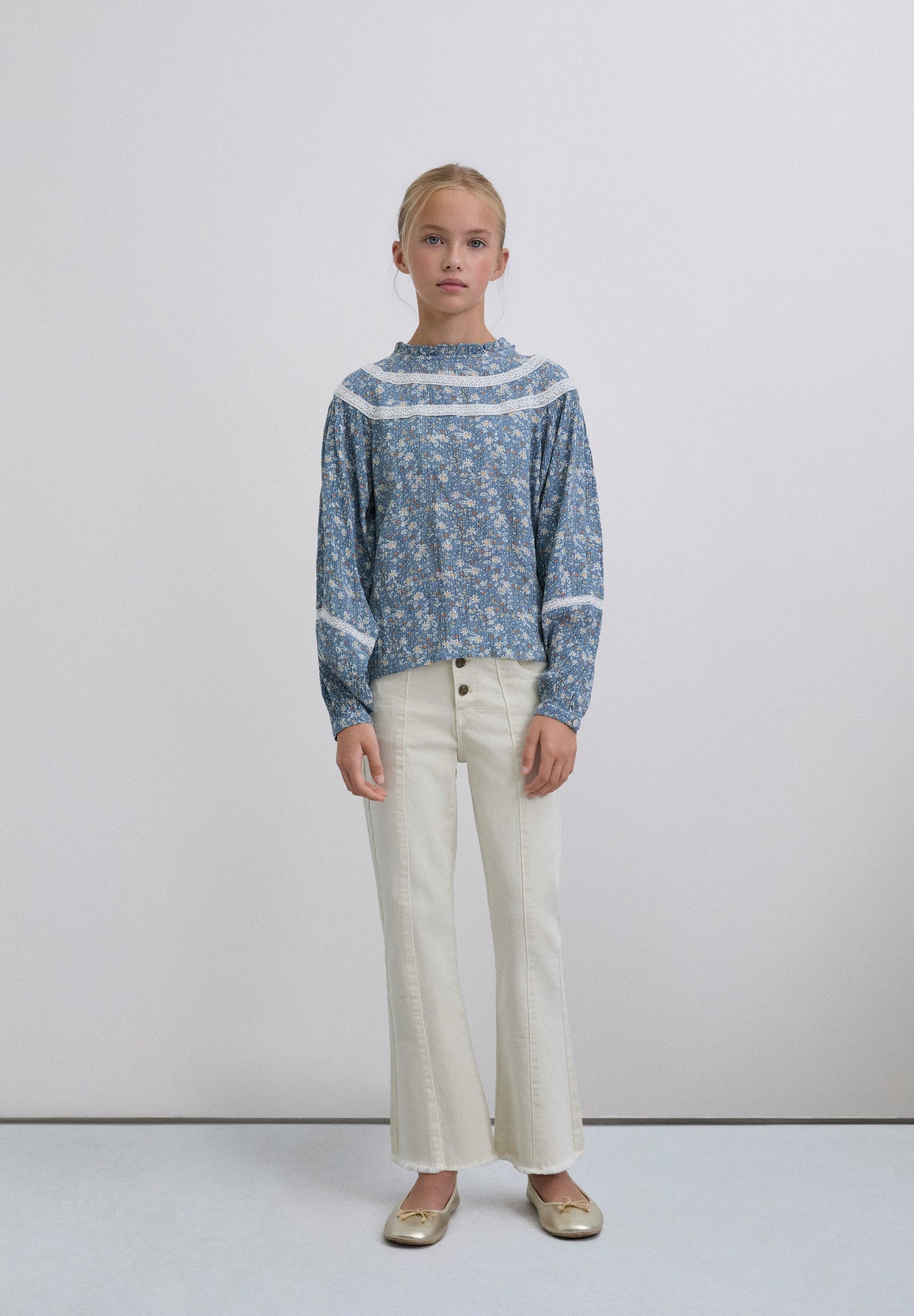 CONTRAST PRINT BLOUSE