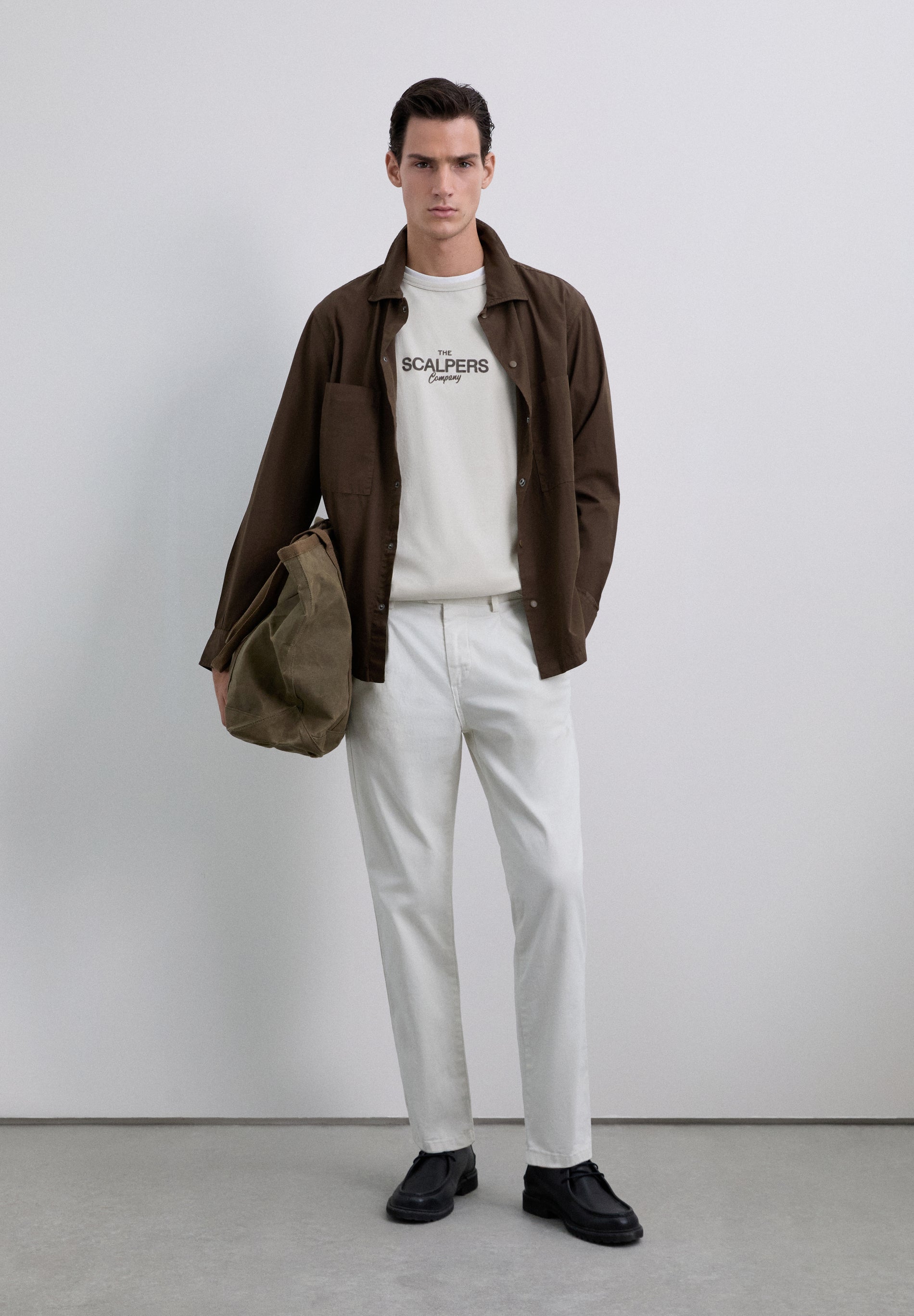 T-SHIRT WITH FRONT LOGO