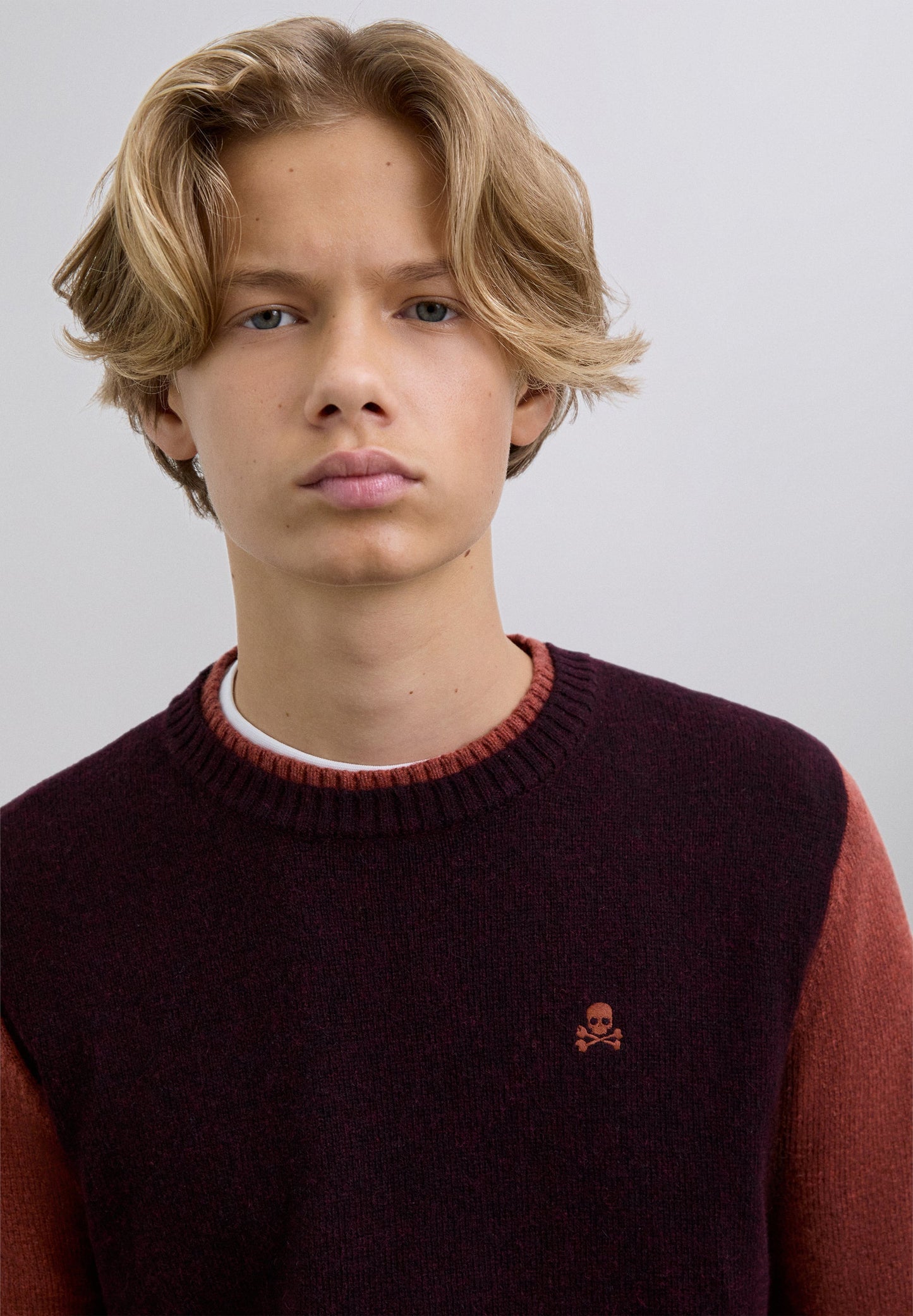 CONTRAST KNIT SWEATER