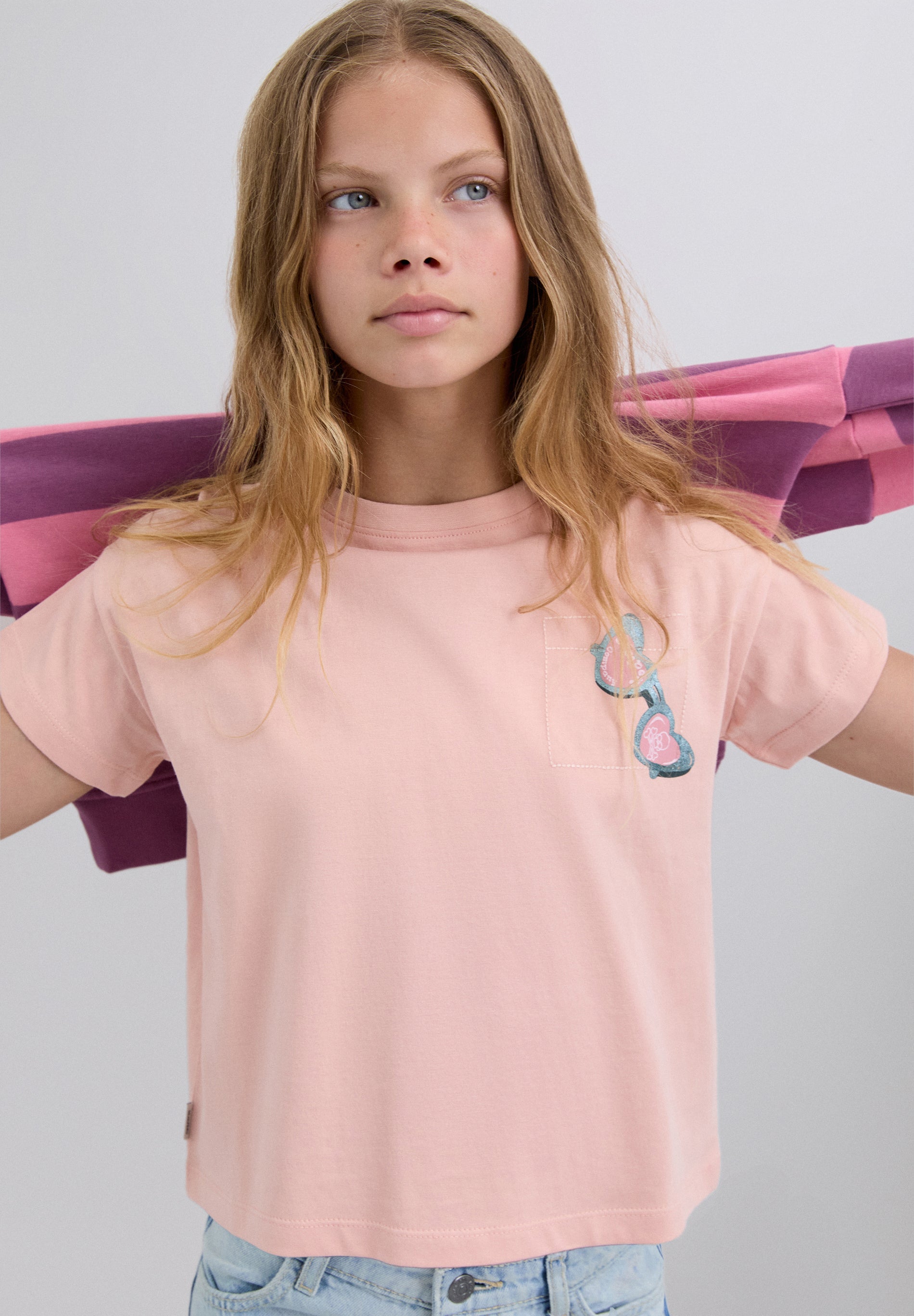 T-SHIRT WITH PRINT ON THE BACK