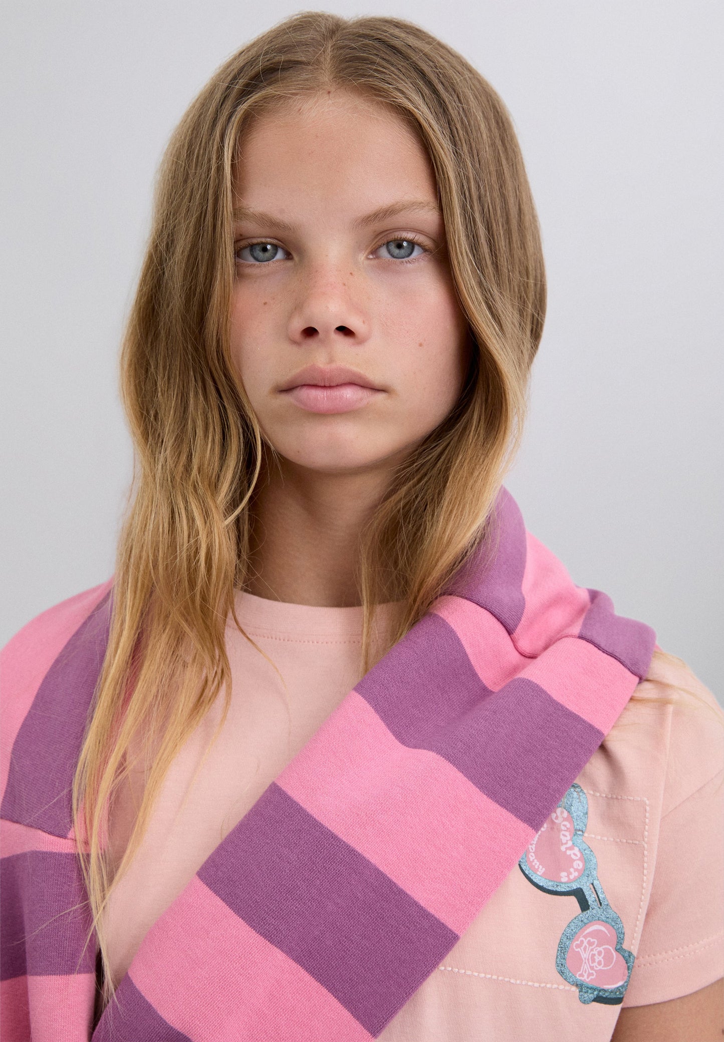 T-SHIRT WITH PRINT ON THE BACK