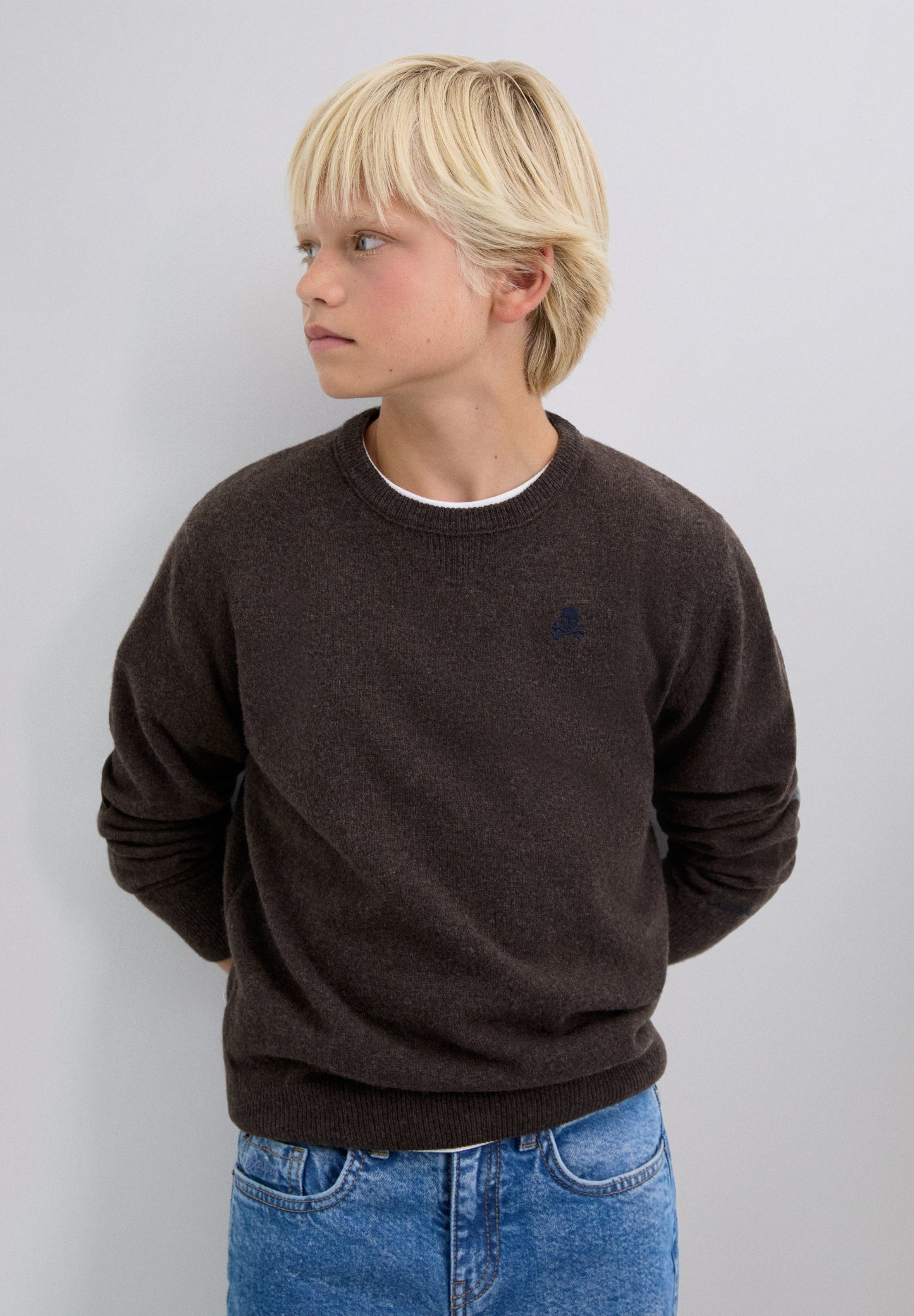 WOLLEN TRUI DOODSHOOFD