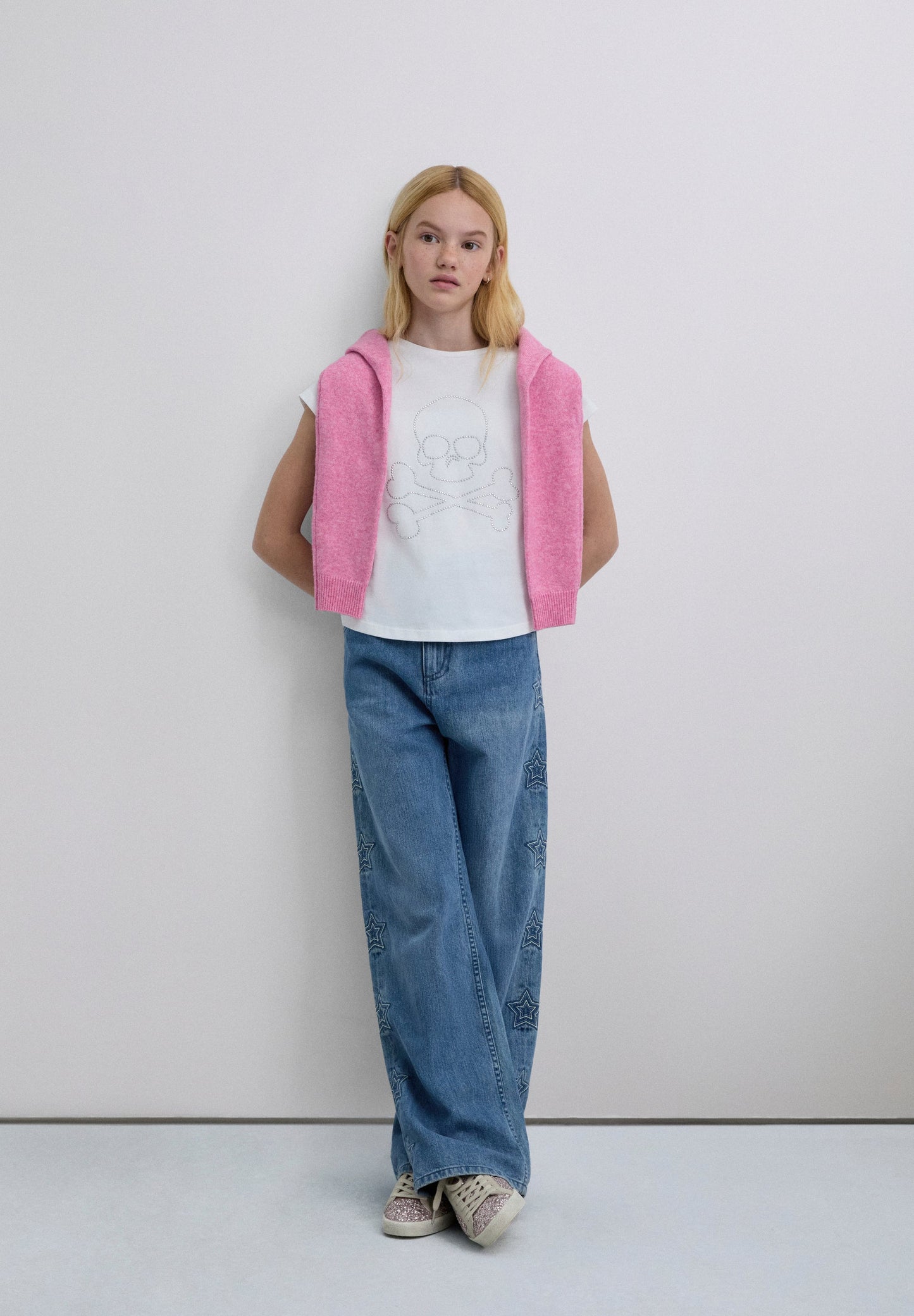 T-SHIRT WITH RHINESTONE SKULL