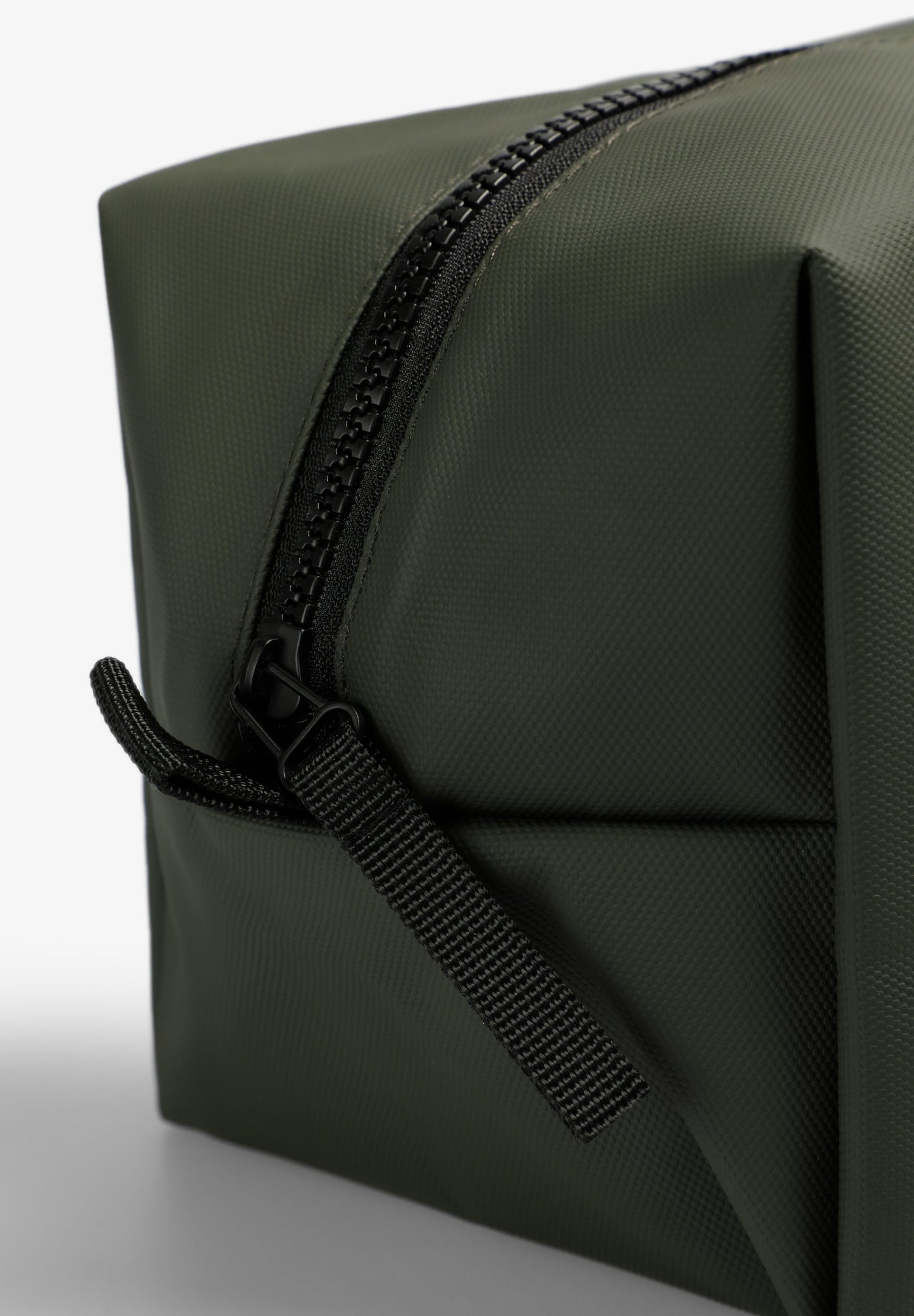 TRAVEL TOILETRY BAG WITH TONAL LOGO