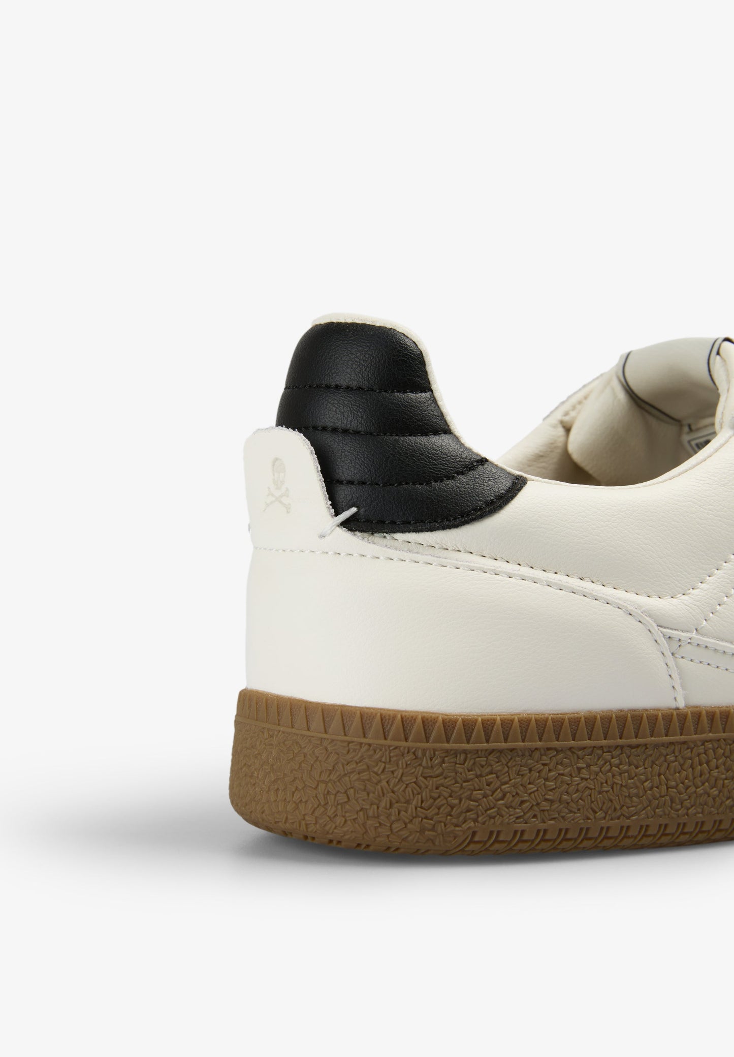 LEATHER TRAINER WITH CONTRAST SOLE