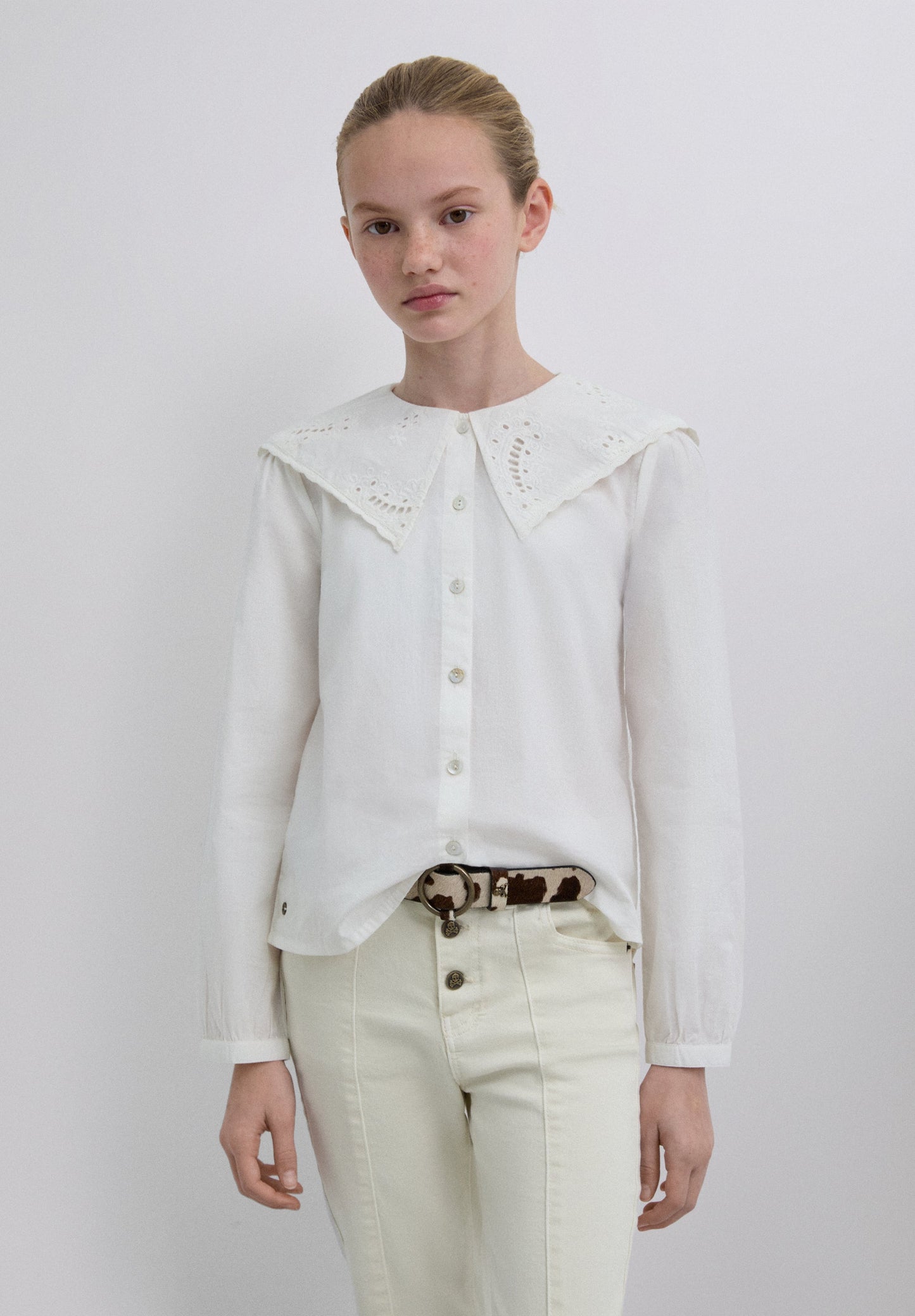 EMBROIDERED COLLAR SHIRT