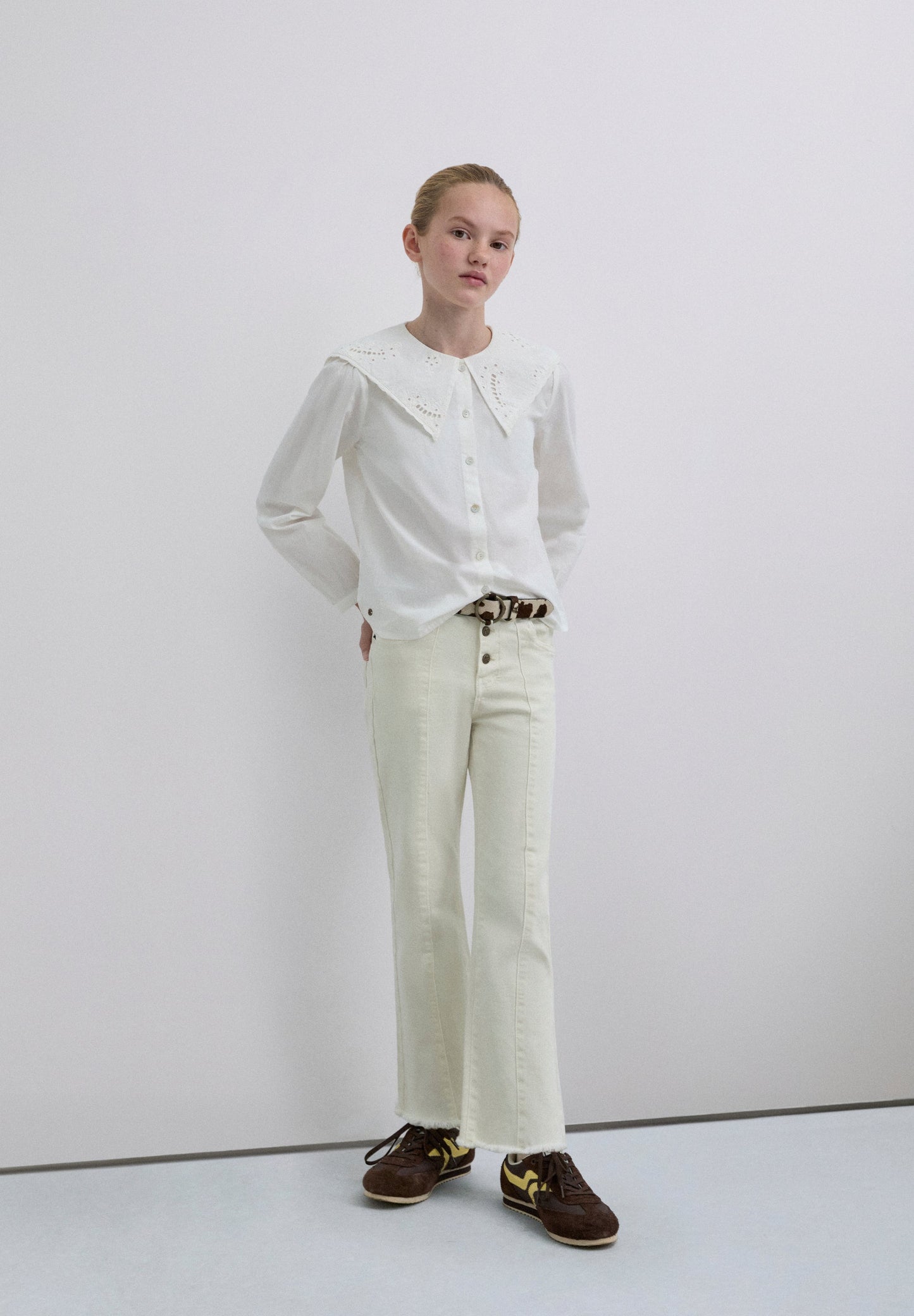 EMBROIDERED COLLAR SHIRT