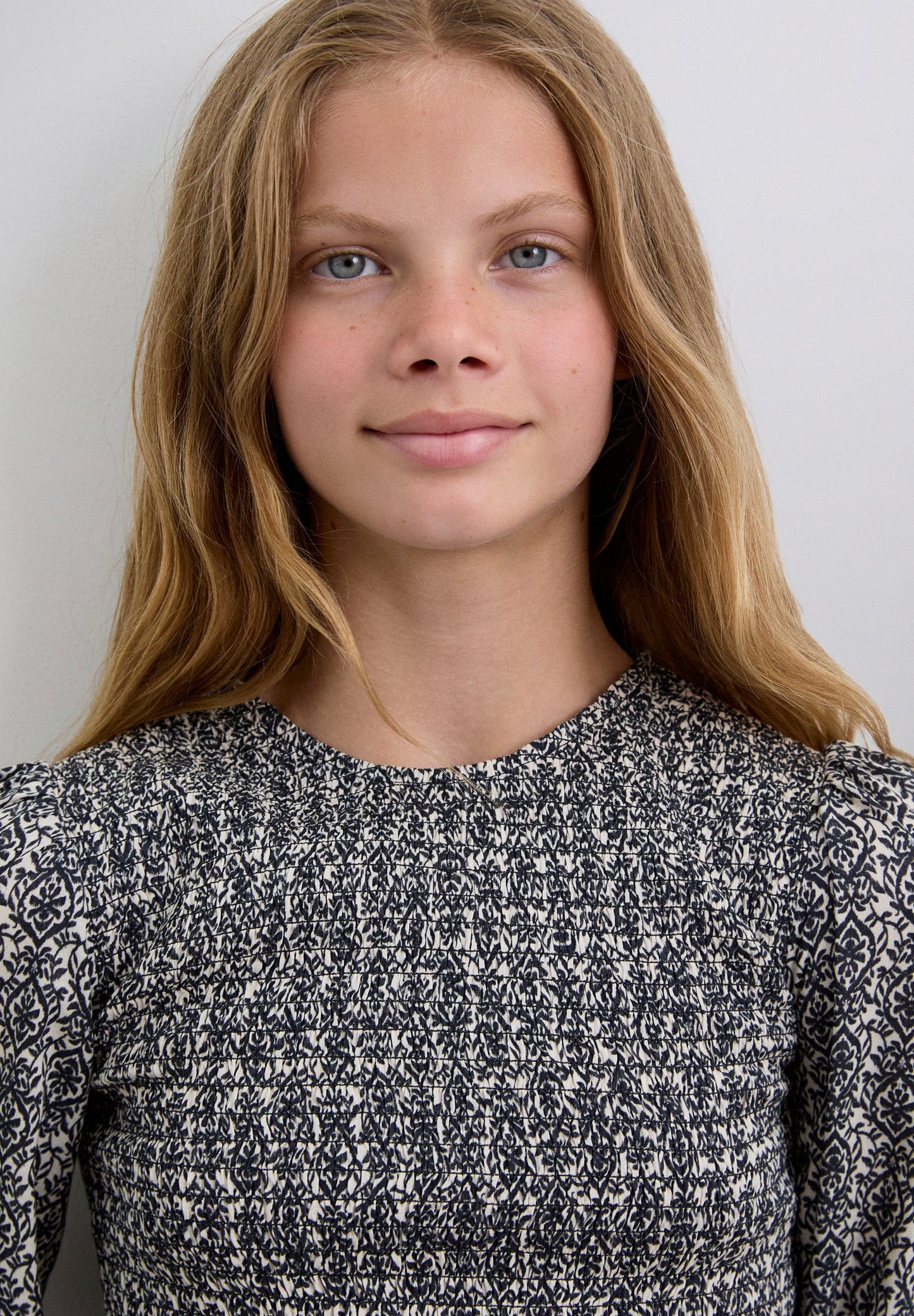 PRINT BLOUSE WITH RUFFLE