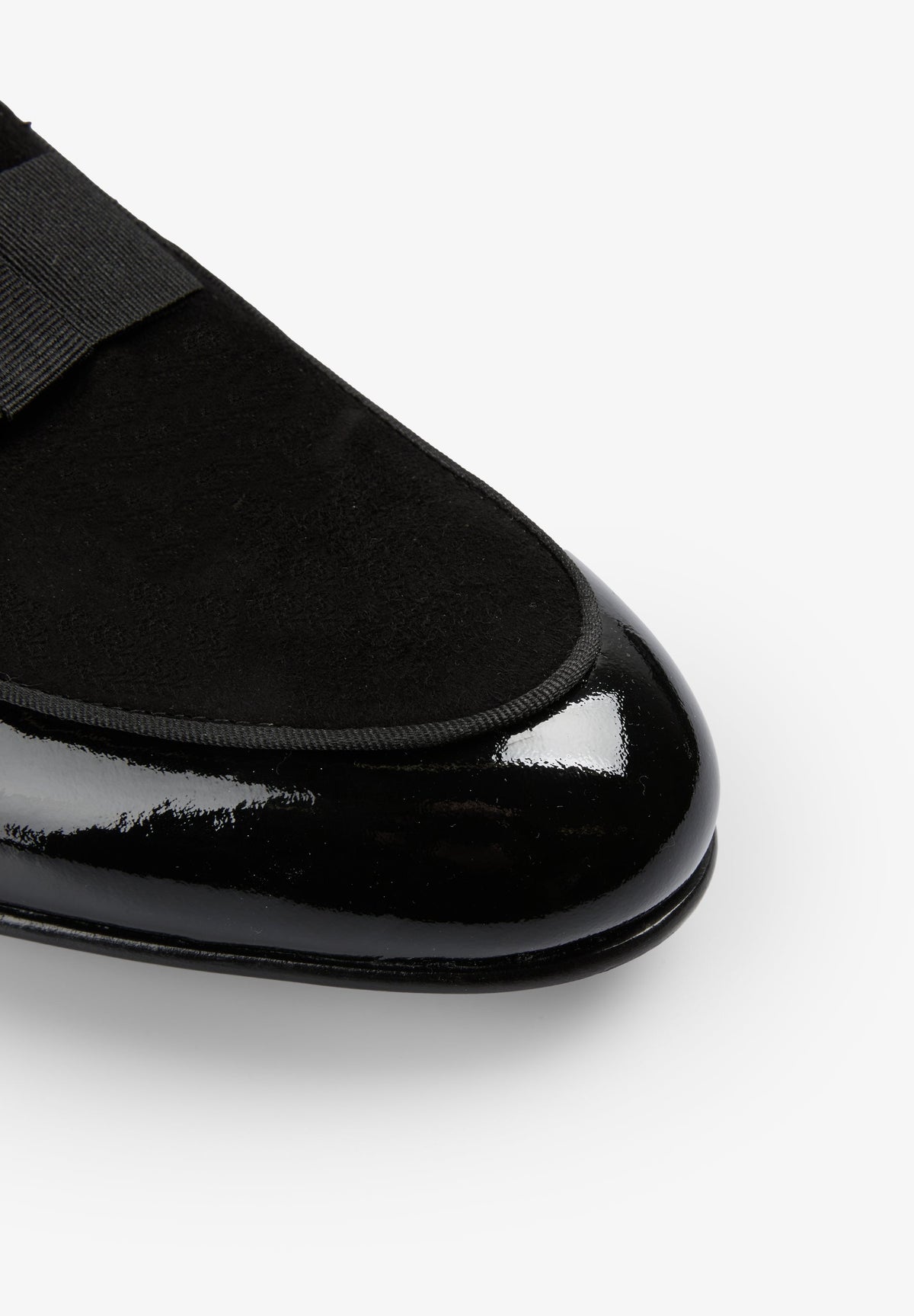 LEATHER LOAFER WITH UPPER DETAIL