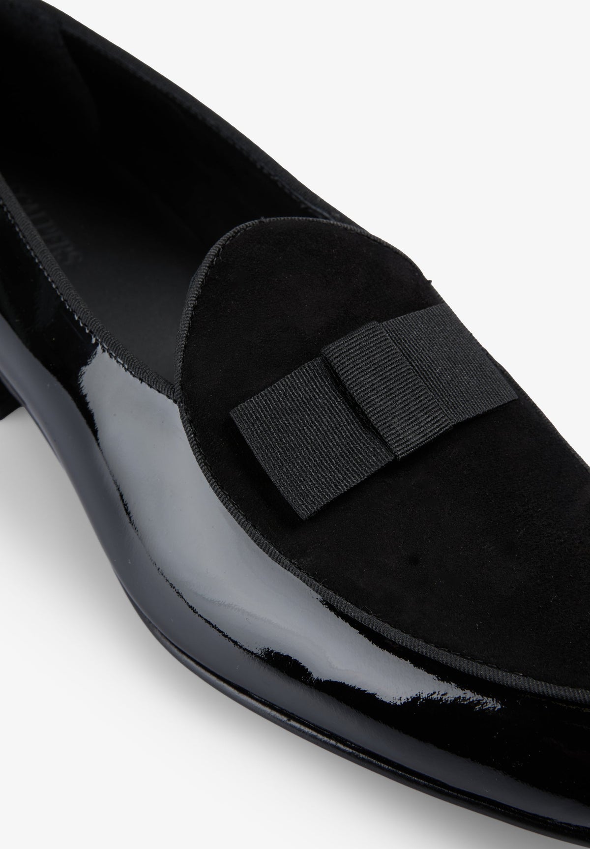 LEATHER LOAFER WITH UPPER DETAIL