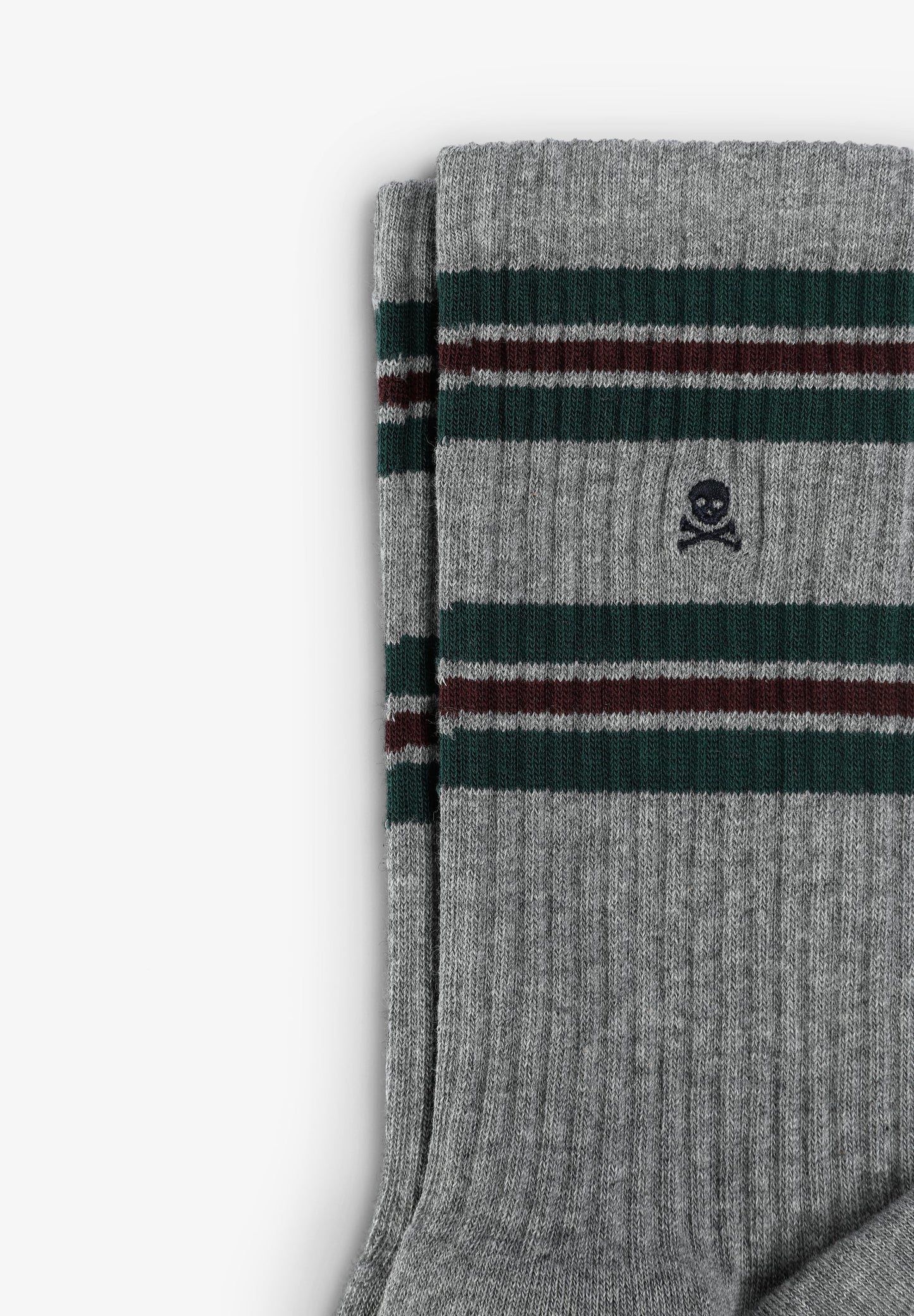 CONTRAST SKULL SOCKS