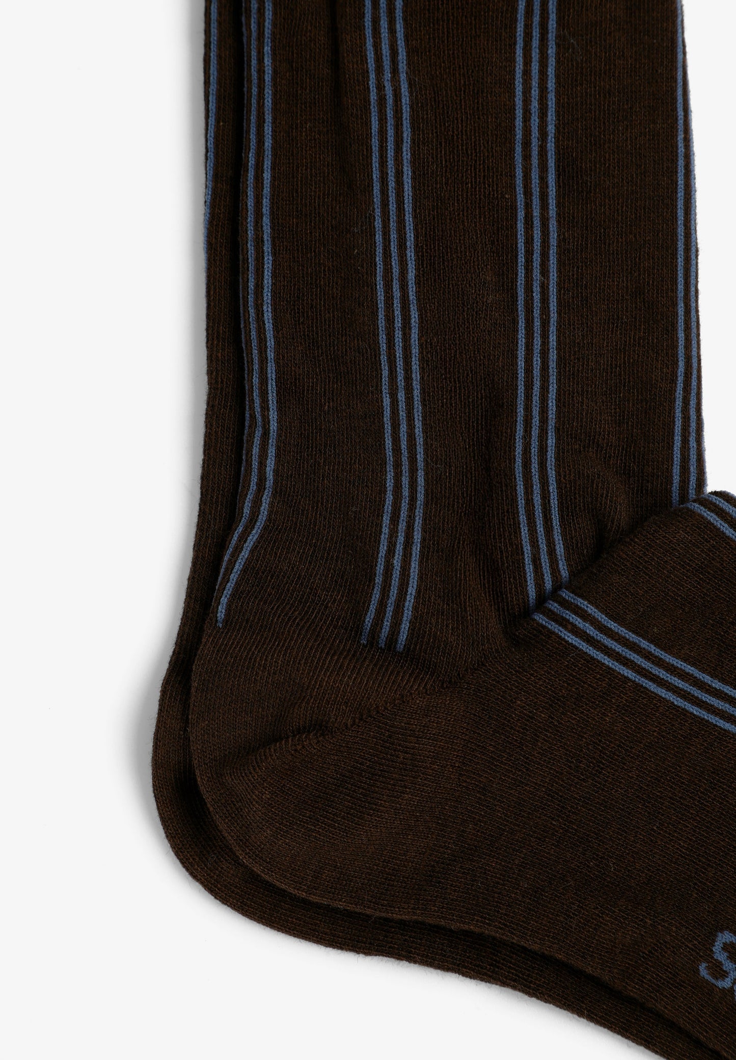 CONTRAST STRIPED EMBROIDERED SOCKS
