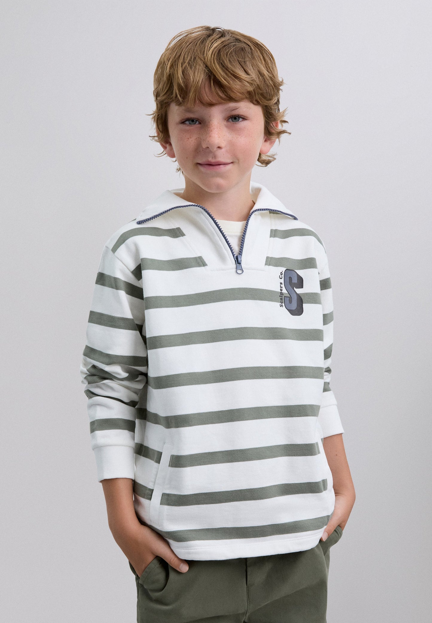 STRIPED HOODIE WITH SKULL