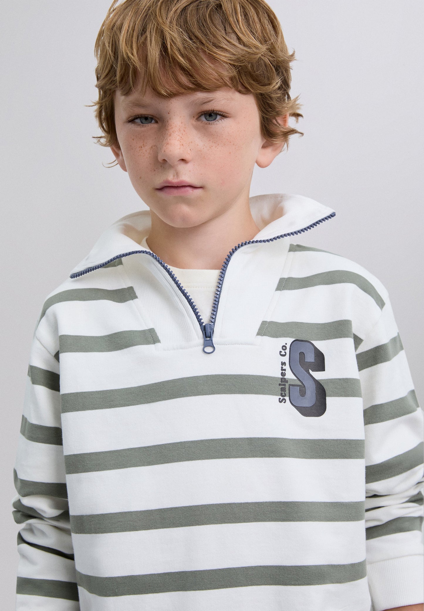 STRIPED HOODIE WITH SKULL