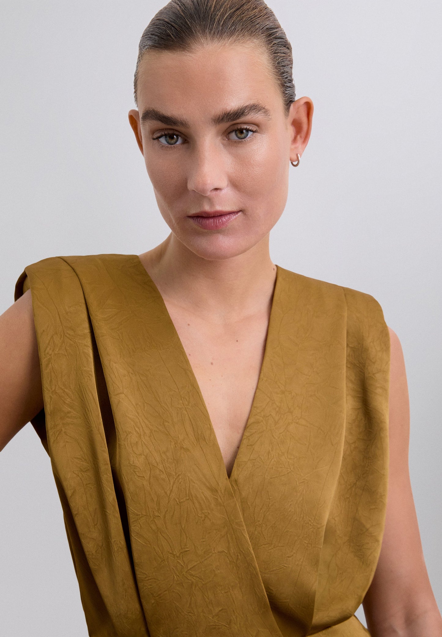 FLOWING TOP WITH RUFFLES