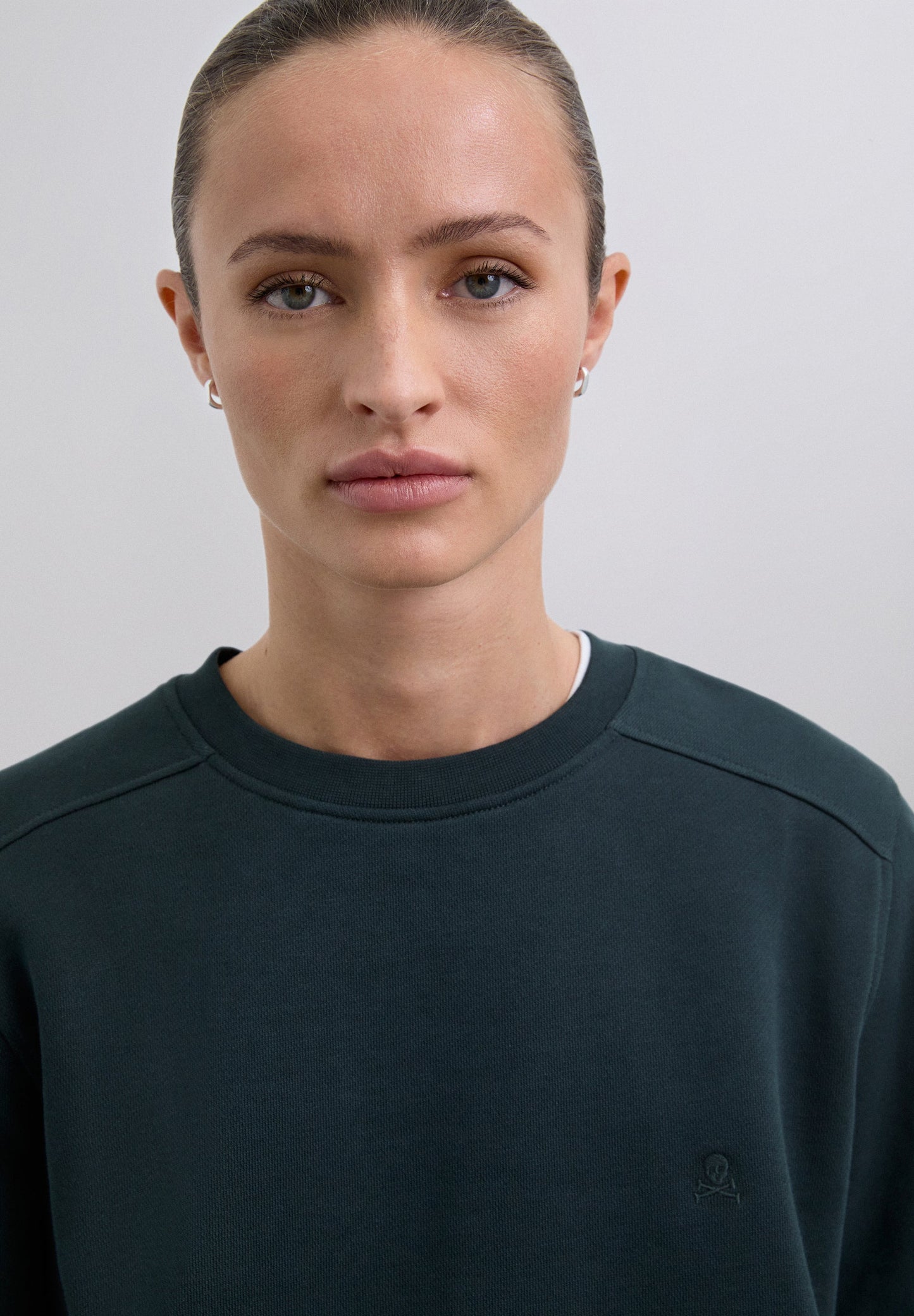 BASIC SKULL SWEATSHIRT