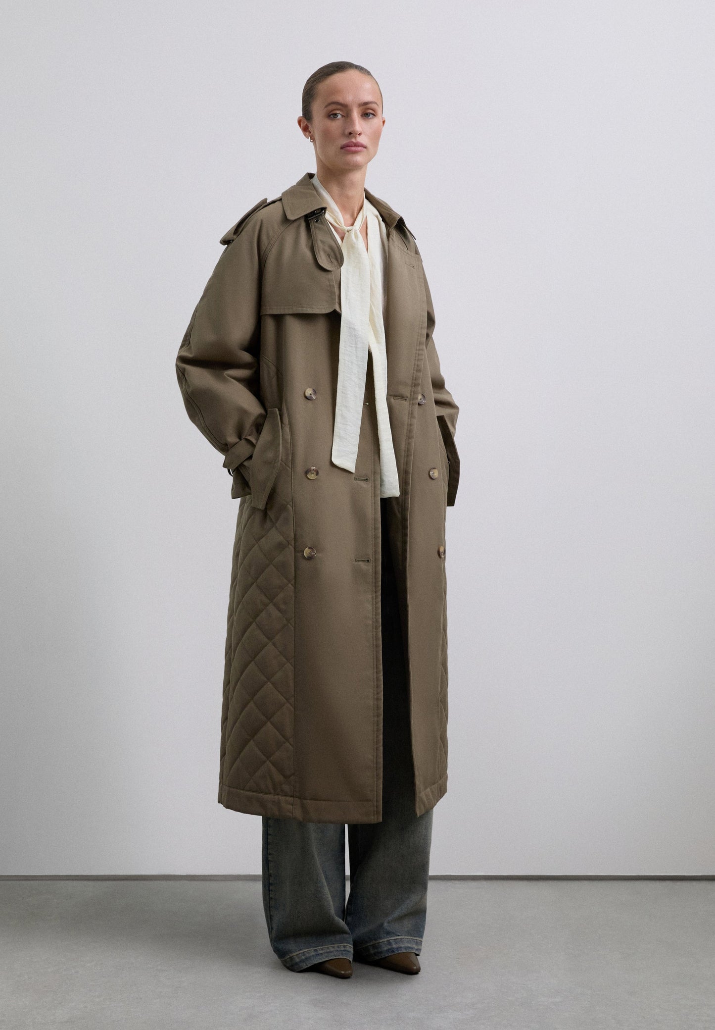 WATERPROOF TRENCH COAT
