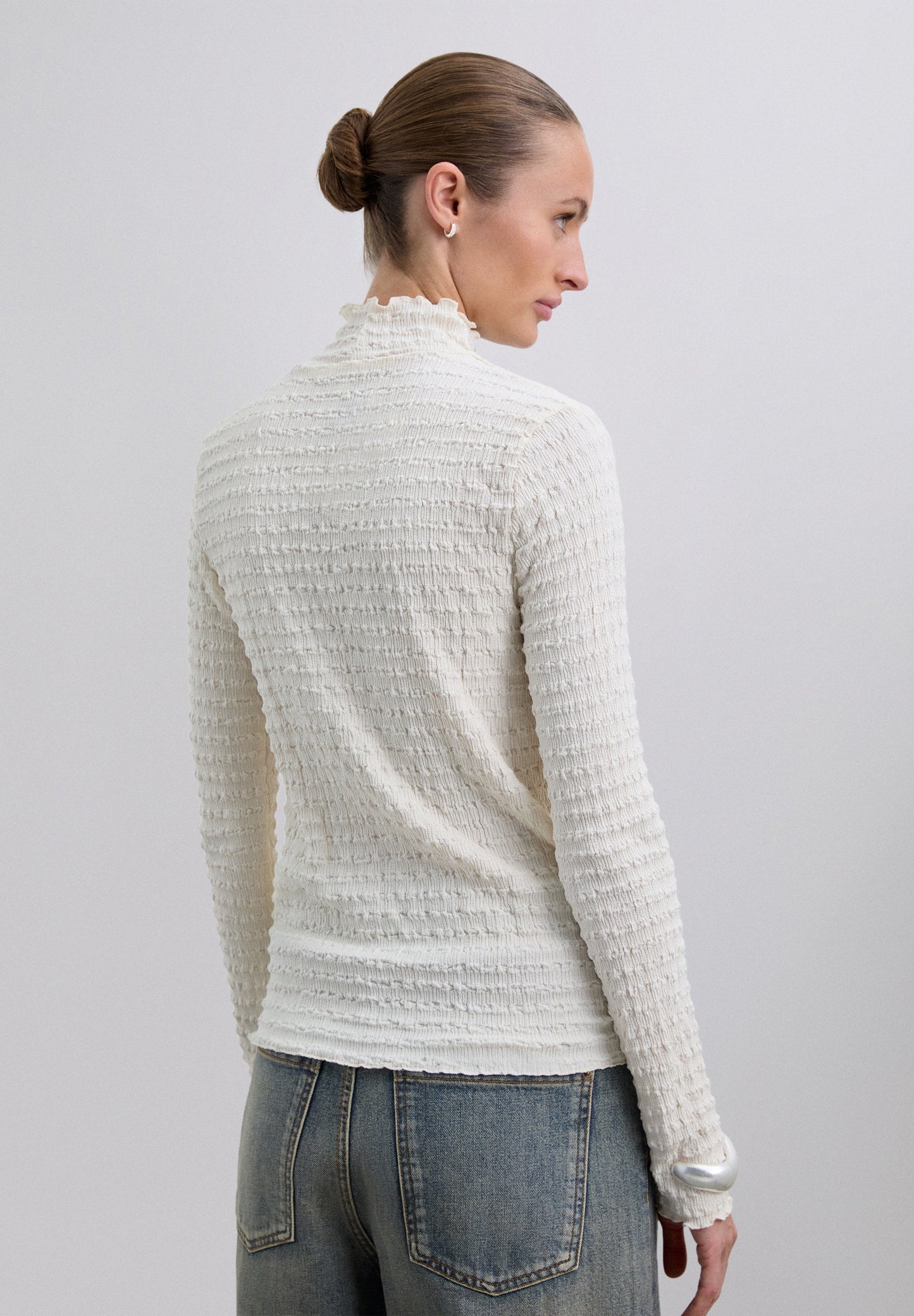 TEXTURED HIGH NECK TOP