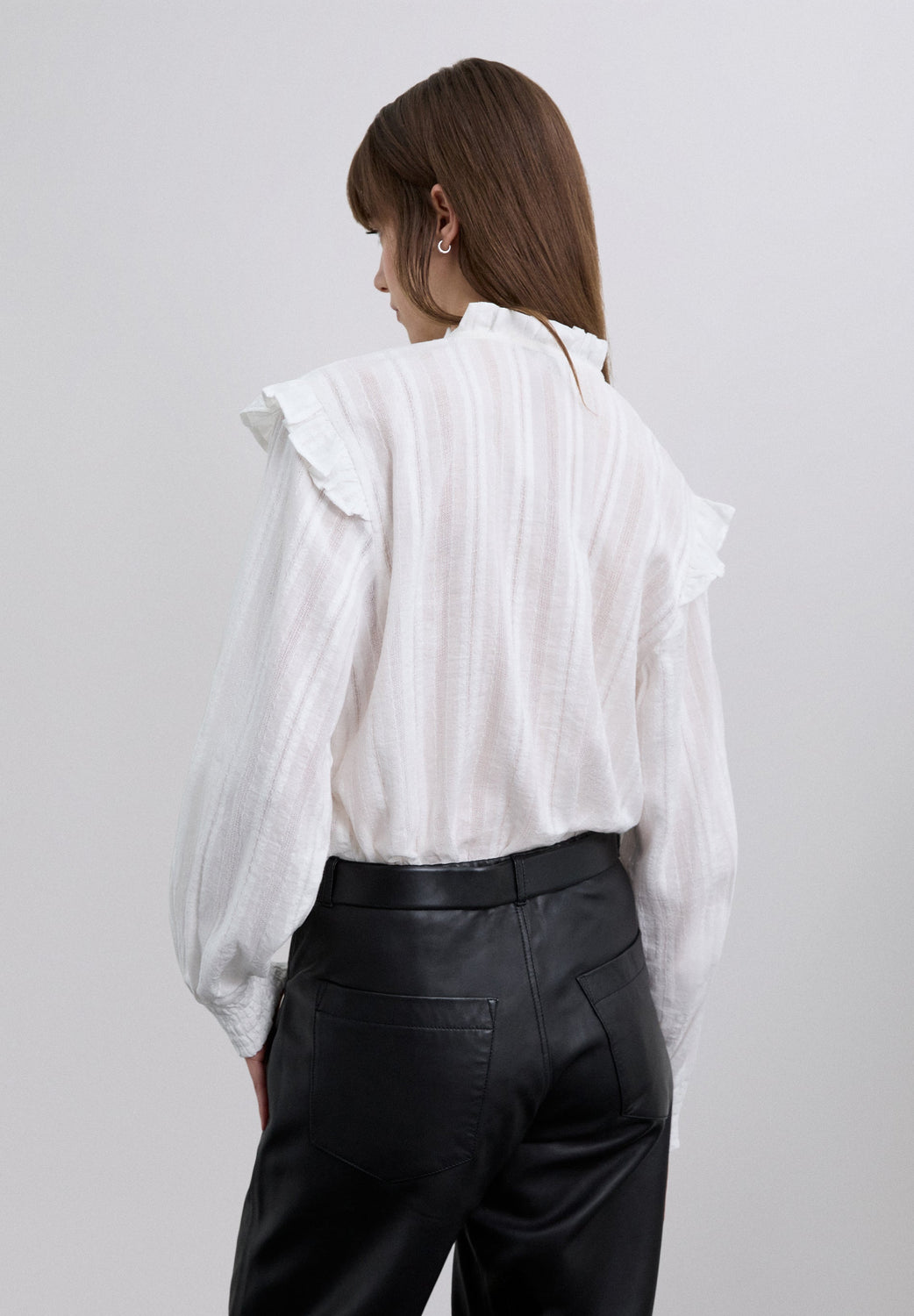 BLUSA FRUNCIDA CON VOLANTE - Scalpers