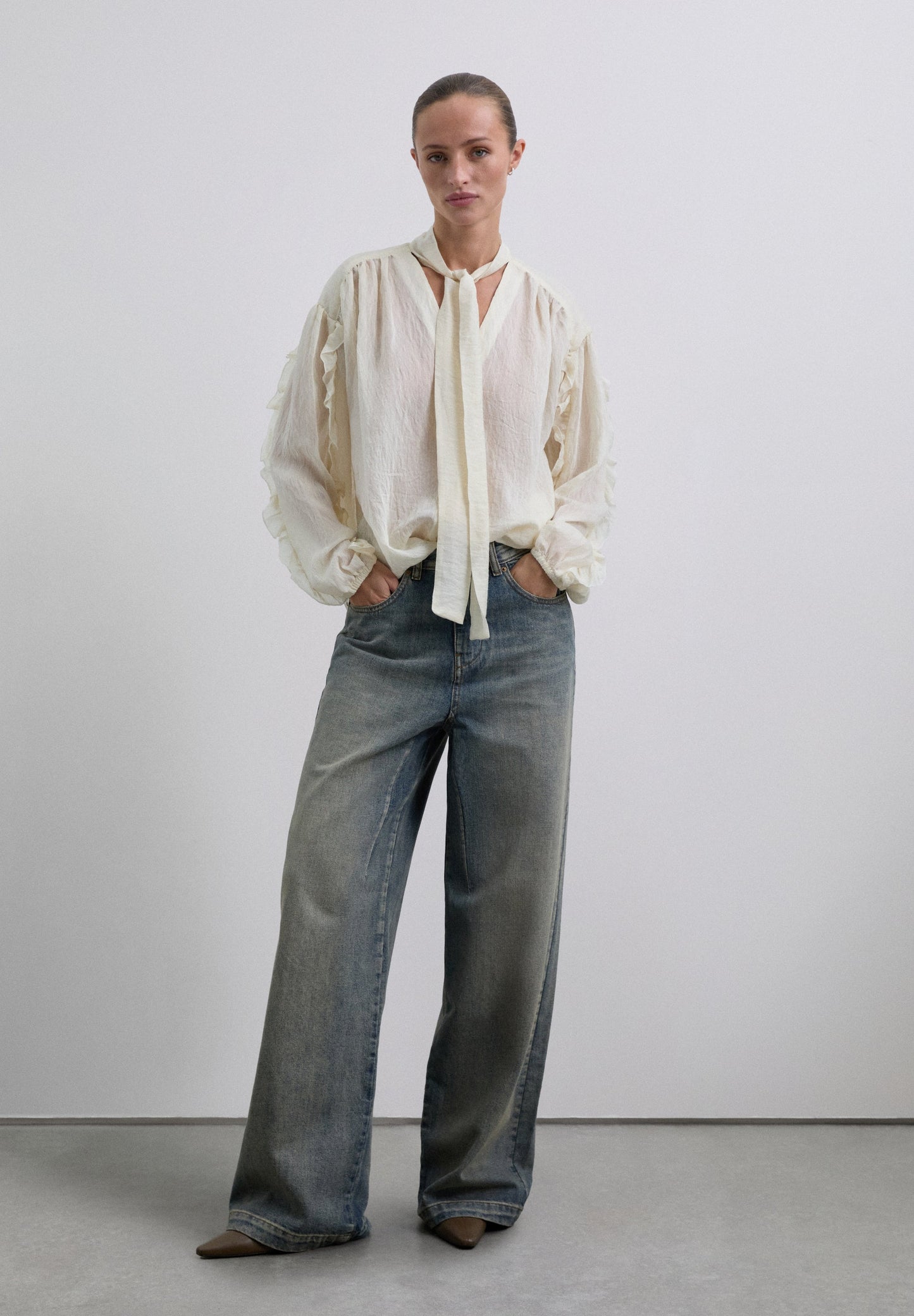 BLUSA DETALLE LAZO FRUNCES - Scalpers