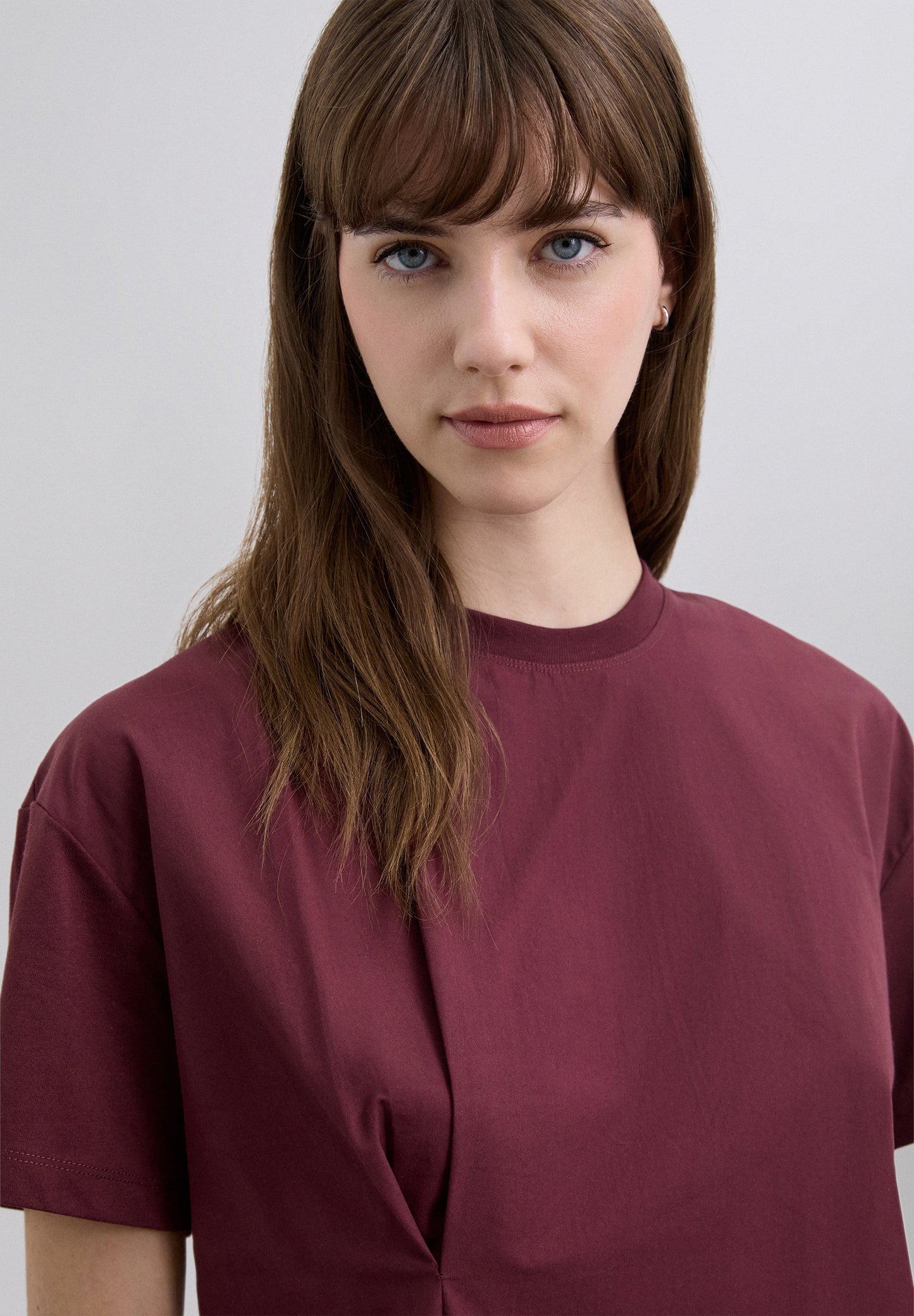 CAMISETA ASIMÉTRICA CUELLO REDONDO - Scalpers