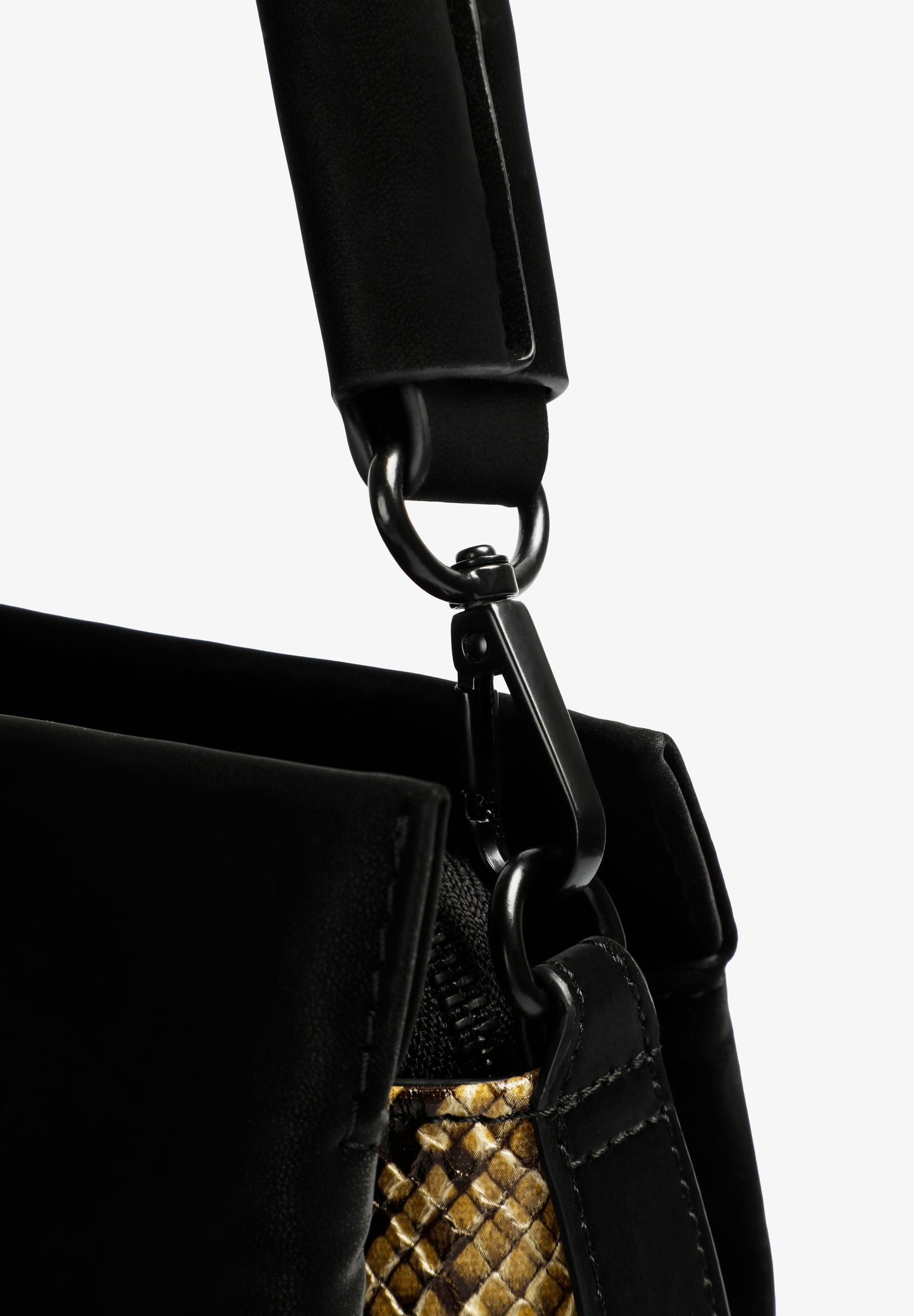 BRAIDED BAG WITH ANIMAL PRINT DETAILS