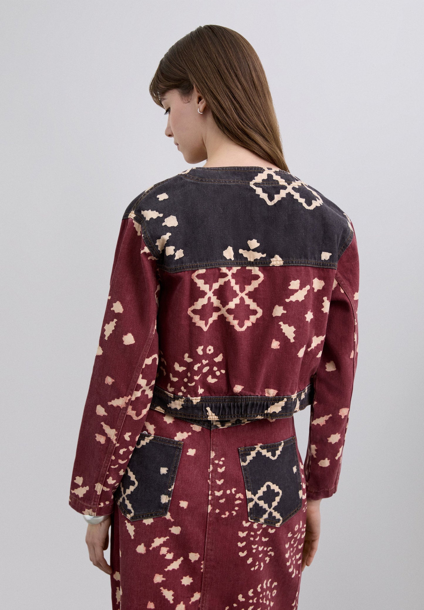 PRINTED DENIM CROP SHIRT