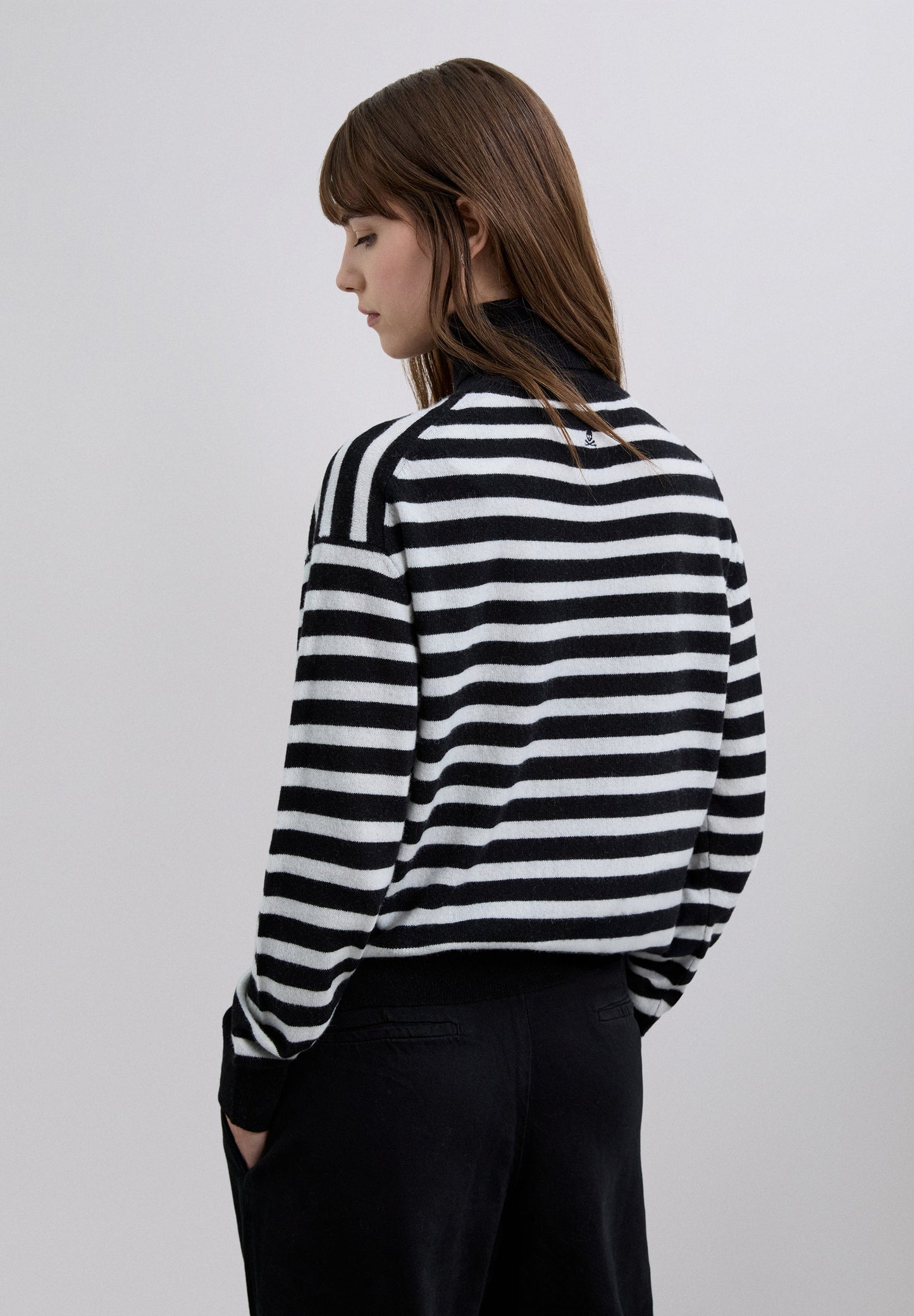 ROLL NECK WOOL SWEATER