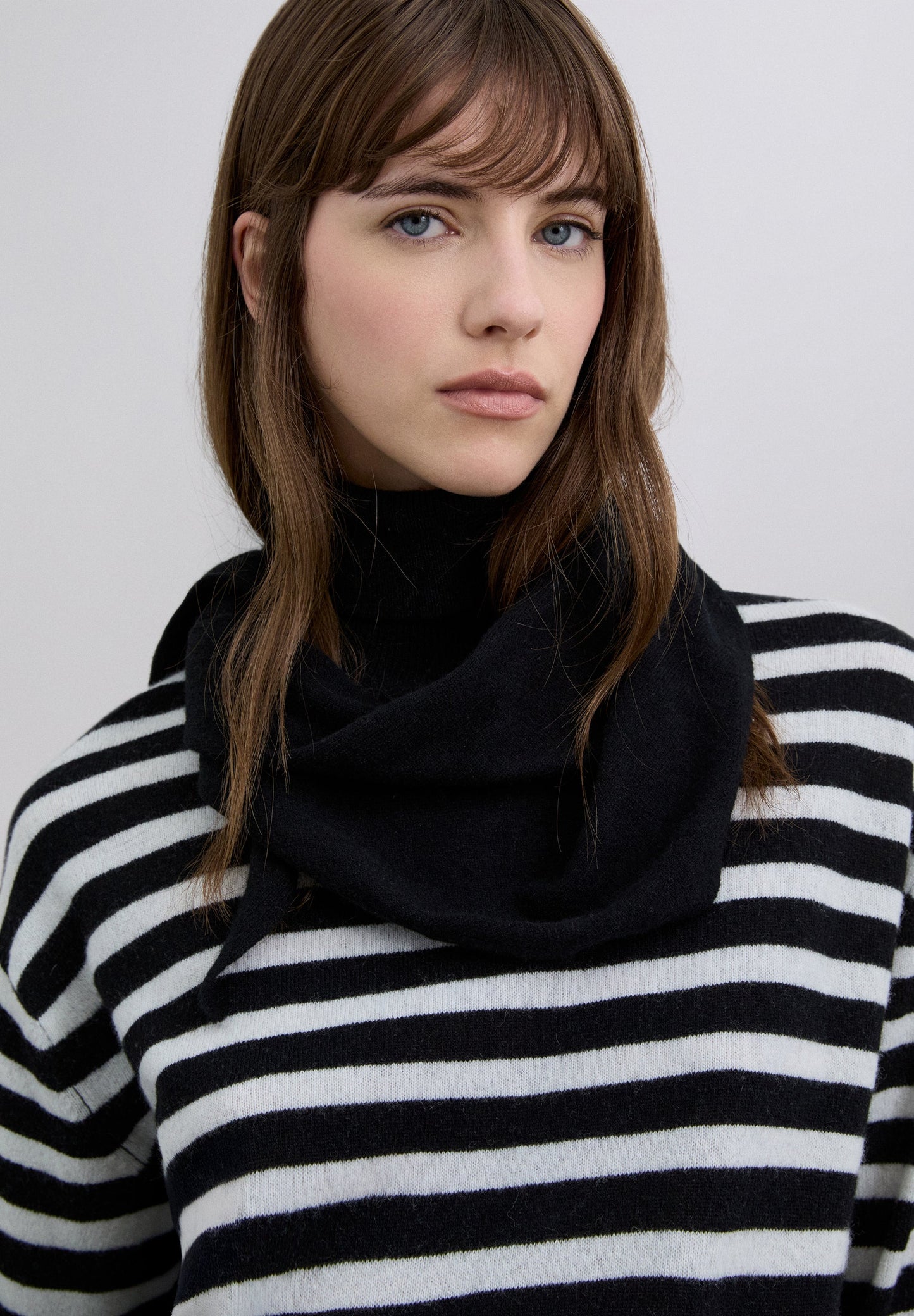 ROLL NECK WOOL SWEATER