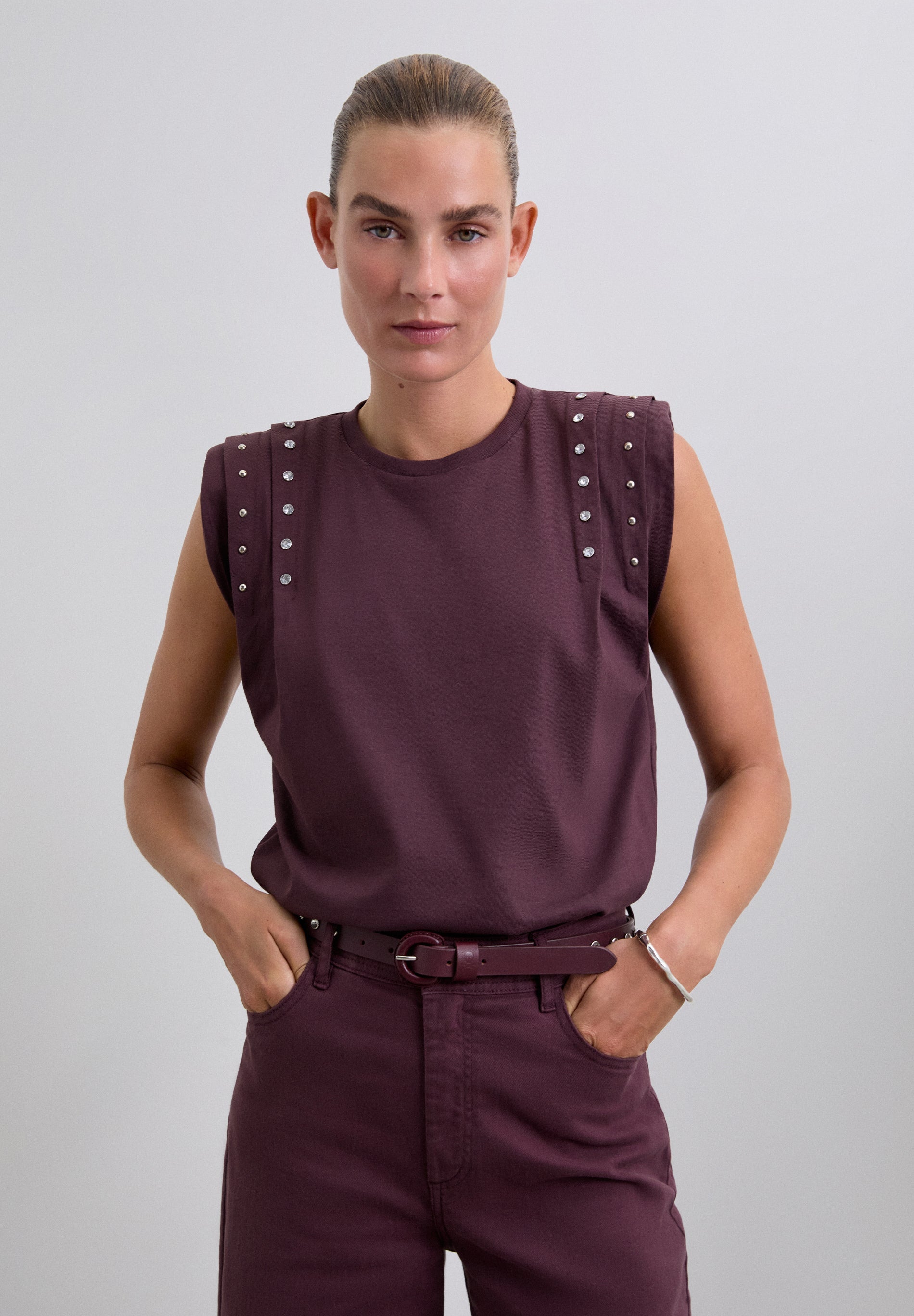 SLEEVELESS STUDDED T-SHIRT