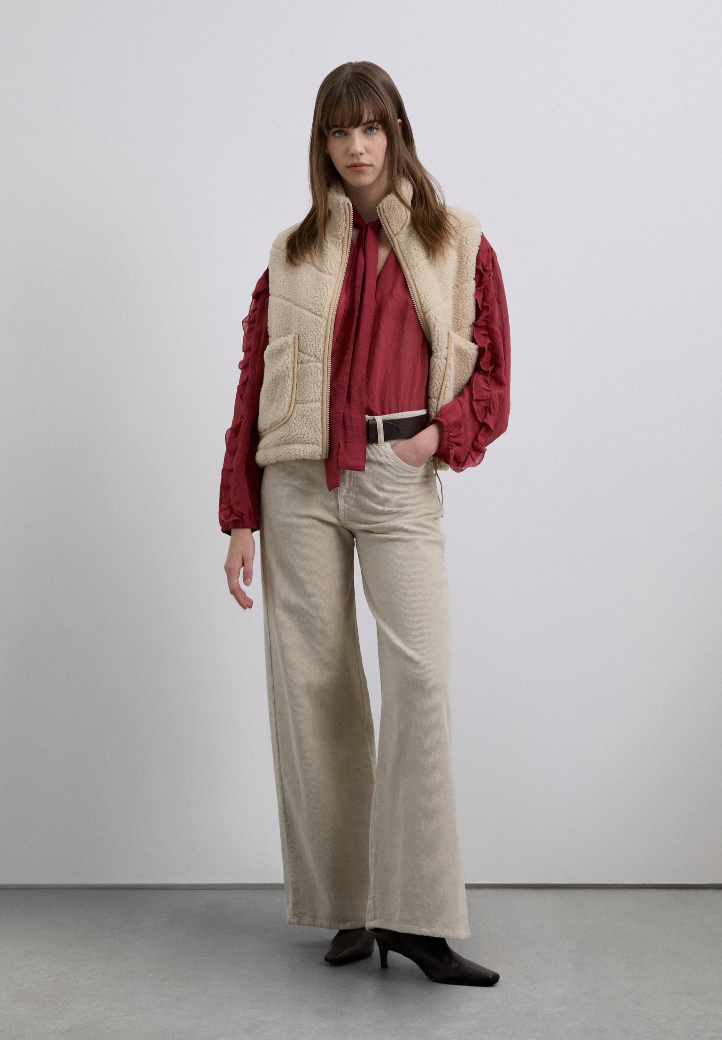 ADJUSTABLE FLEECE GILET