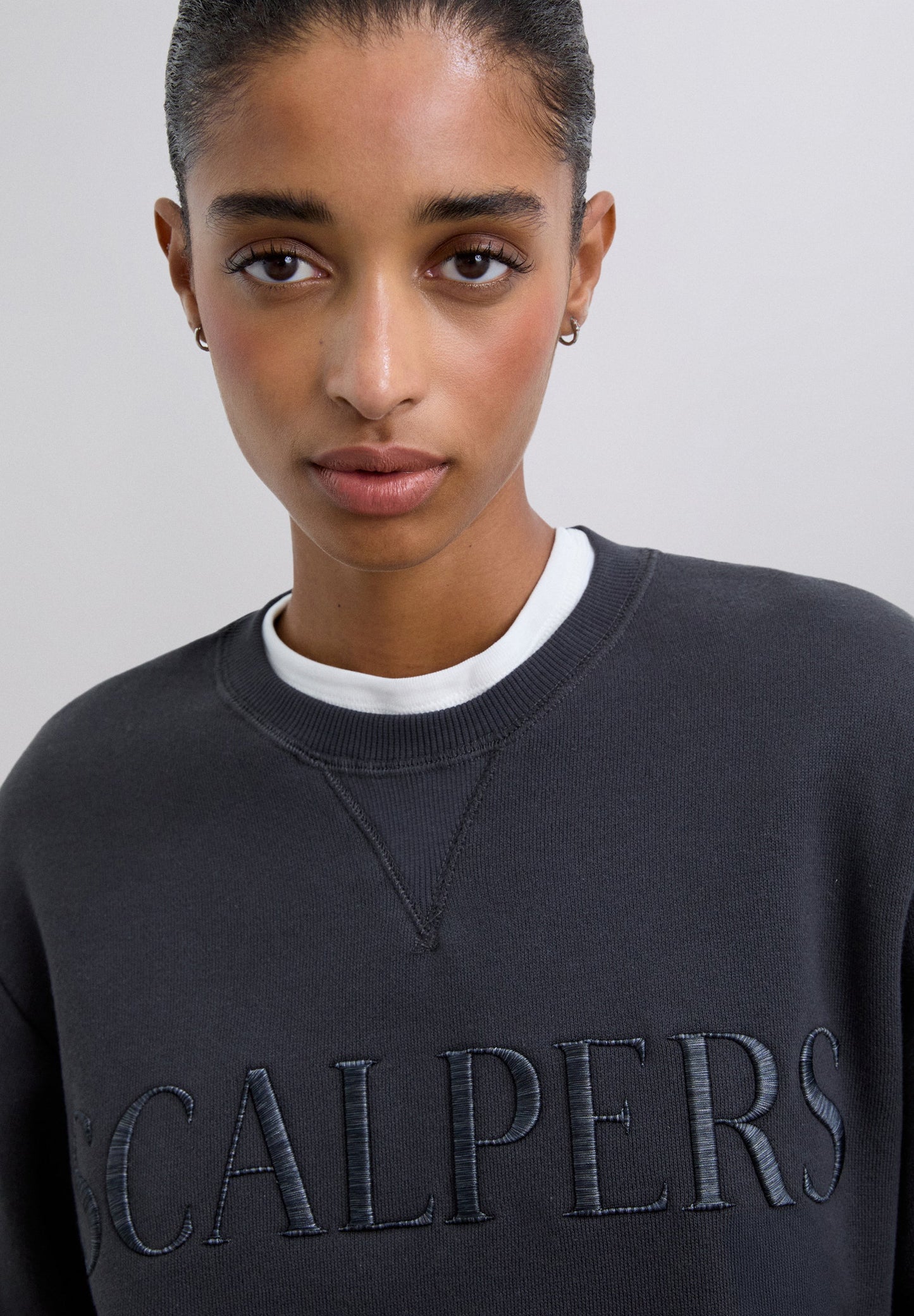 BASIC SWEATSHIRT WITH LOGO