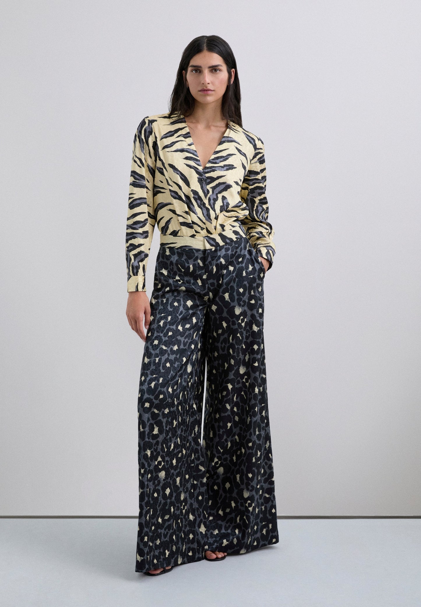 FLOWING ANIMAL PRINT TROUSERS