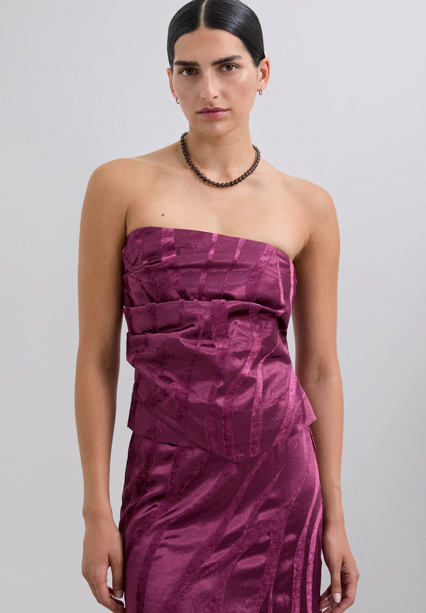 ASYMMETRIC TOP WITH VELVET DETAILS