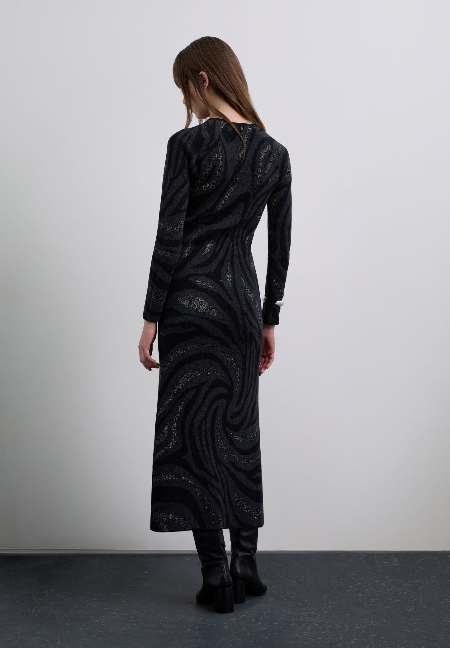 LONG PRINTED KNIT DRESS