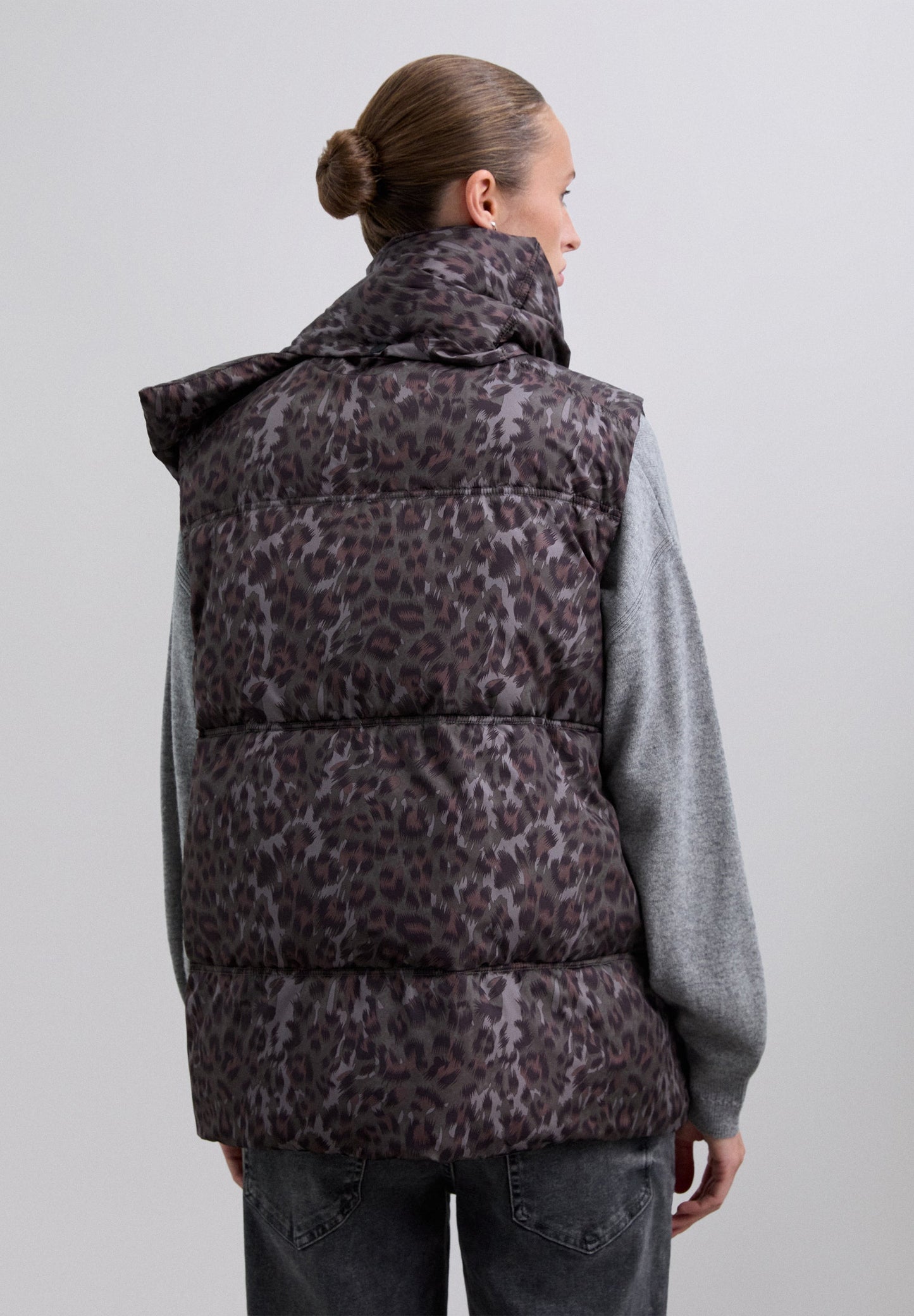 ANIMAL PRINT GILET WITH DETACHABLE SCARF