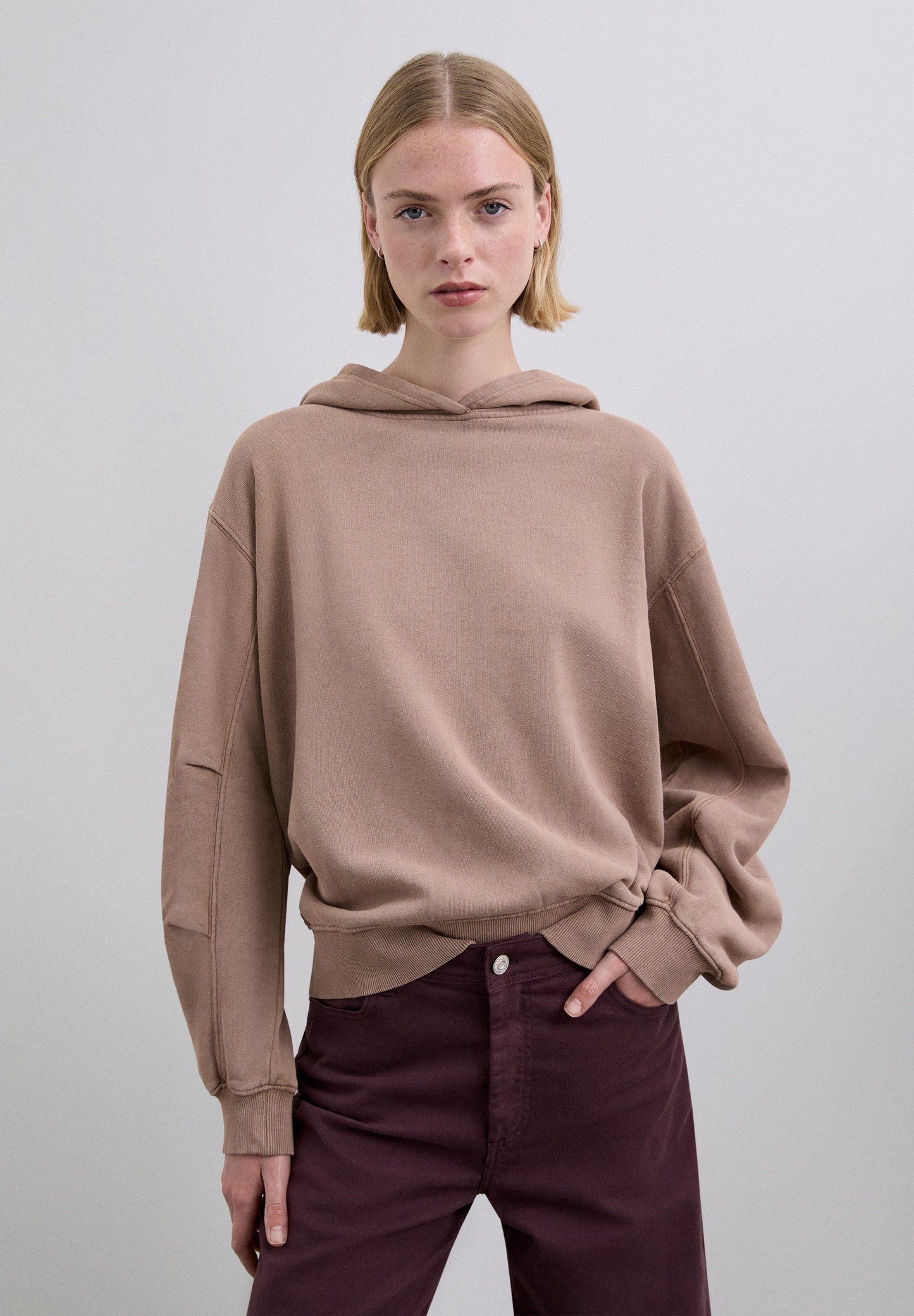 FADED SWEATSHIRT STUDDED SKULL