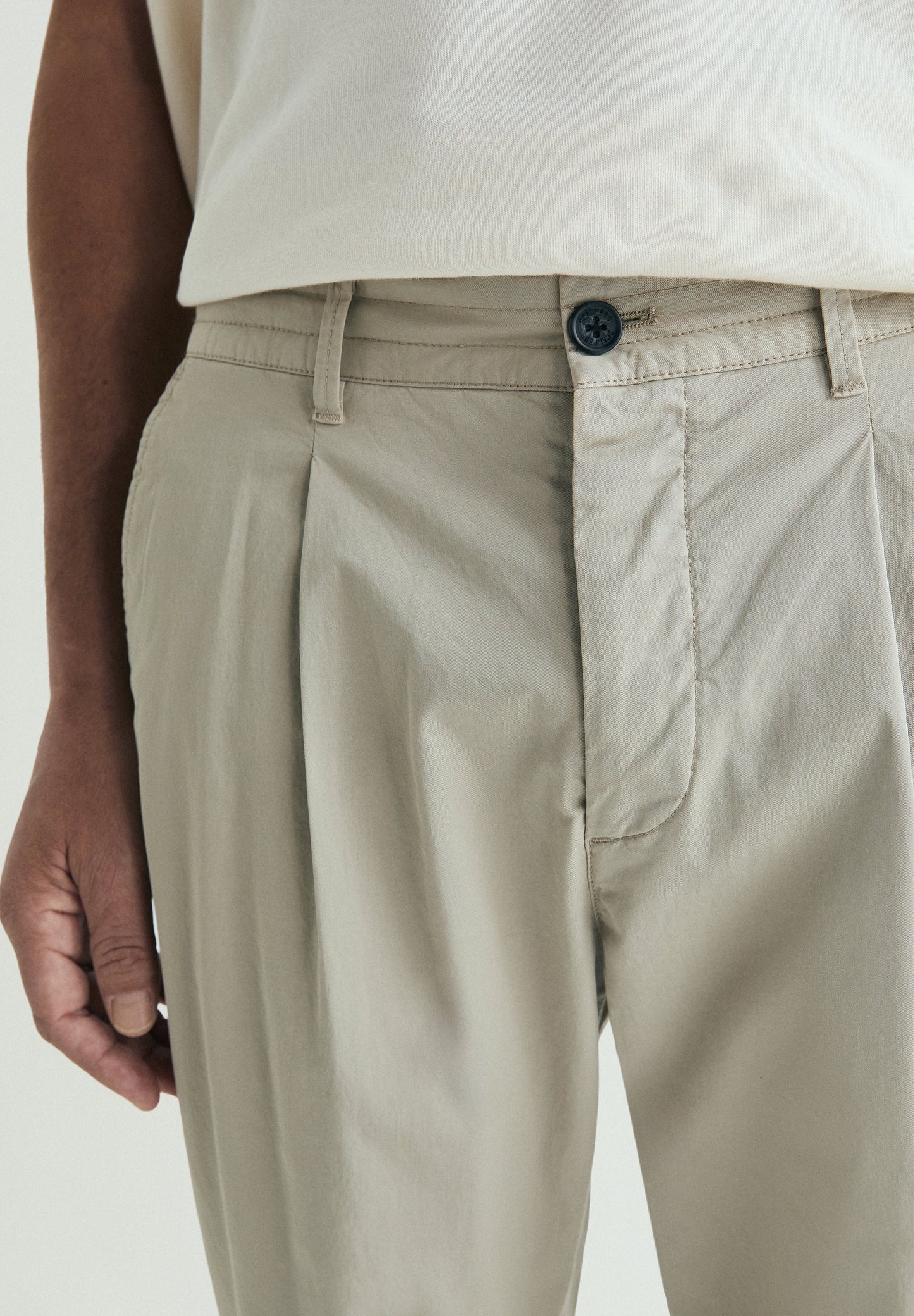 TROUSERS WITH FRONT DARTS