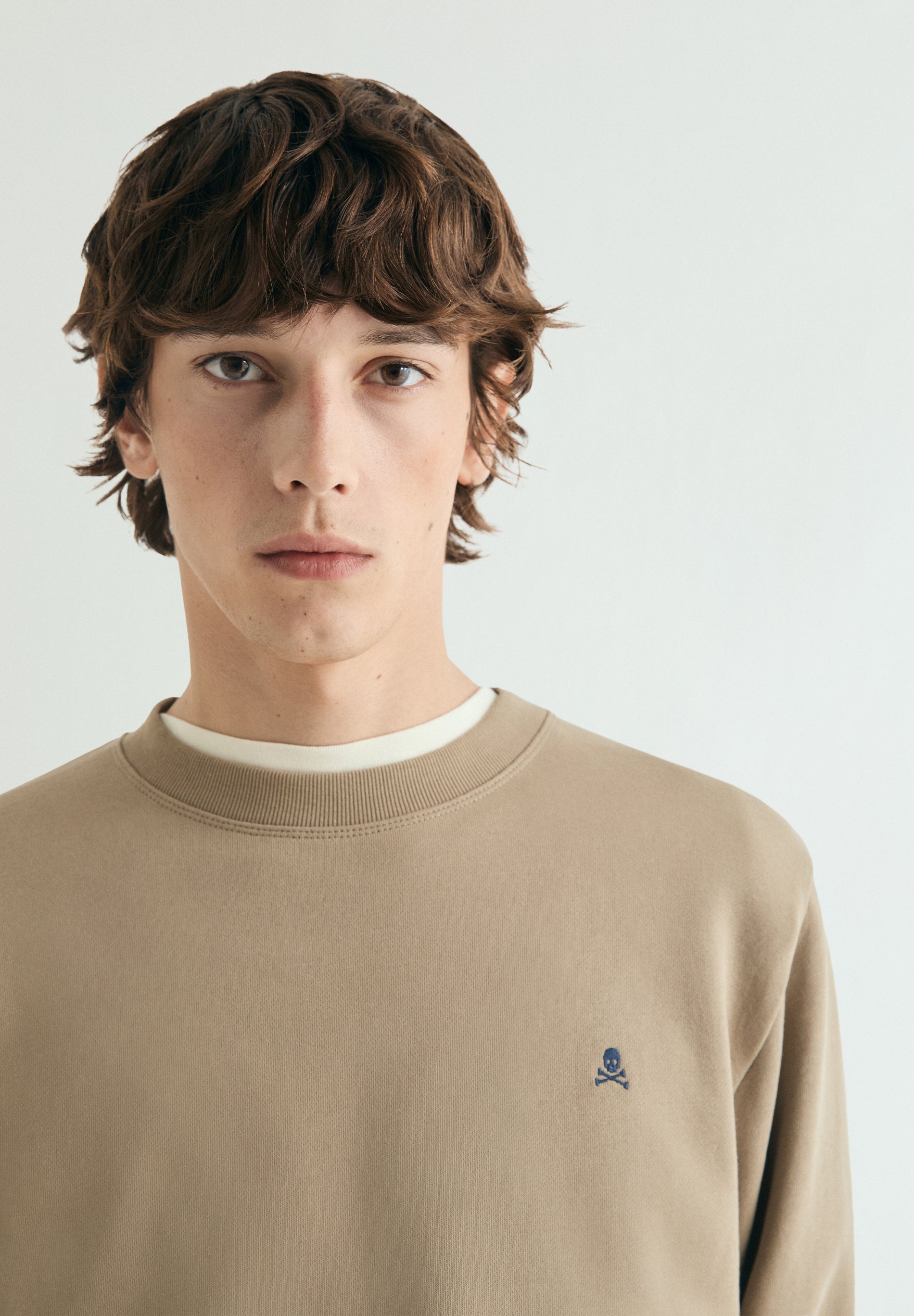 SWEATSHIRT WITH CONTRAST EMBROIDERY