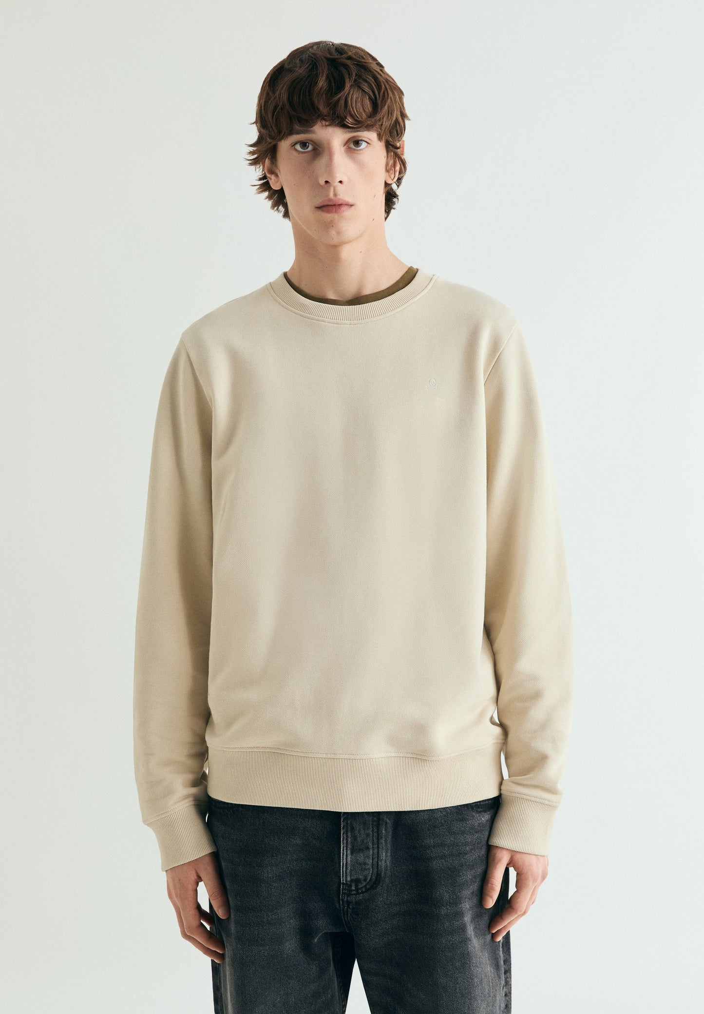 WASHED EMBROIDERED SWEATSHIRT