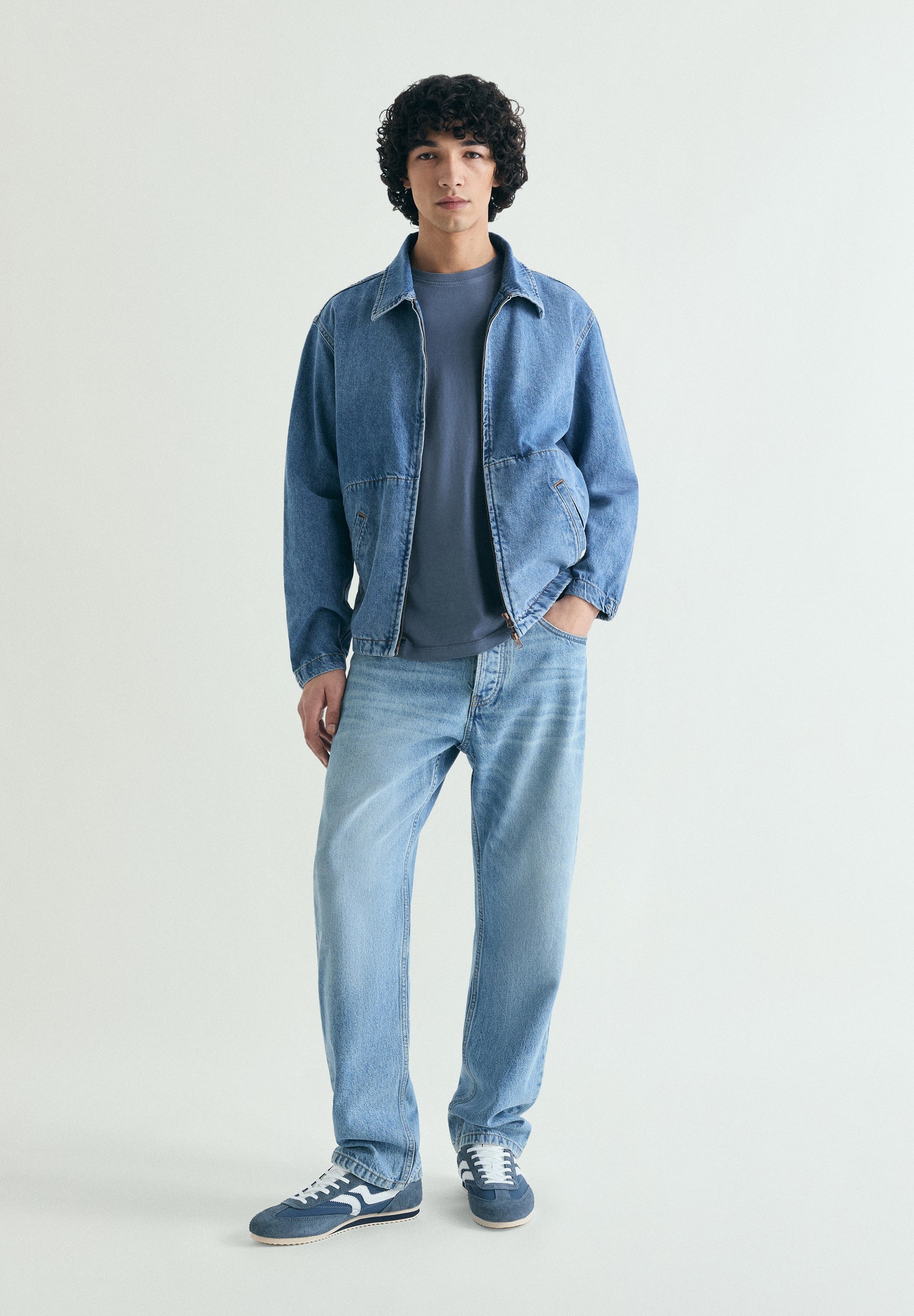 REGULAR FIT EMBROIDERED T-SHIRT