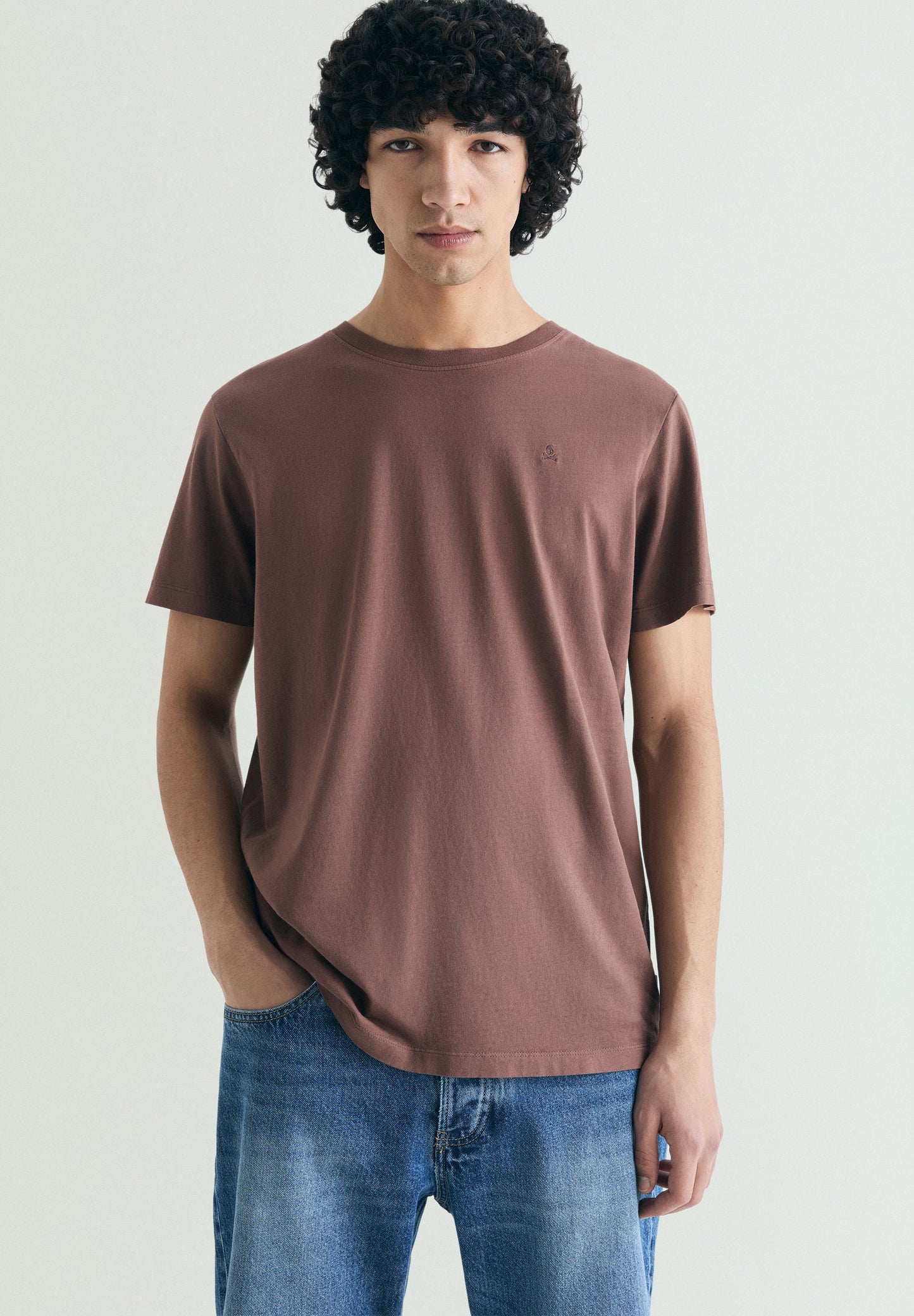 REGULAR FIT EMBROIDERED T-SHIRT