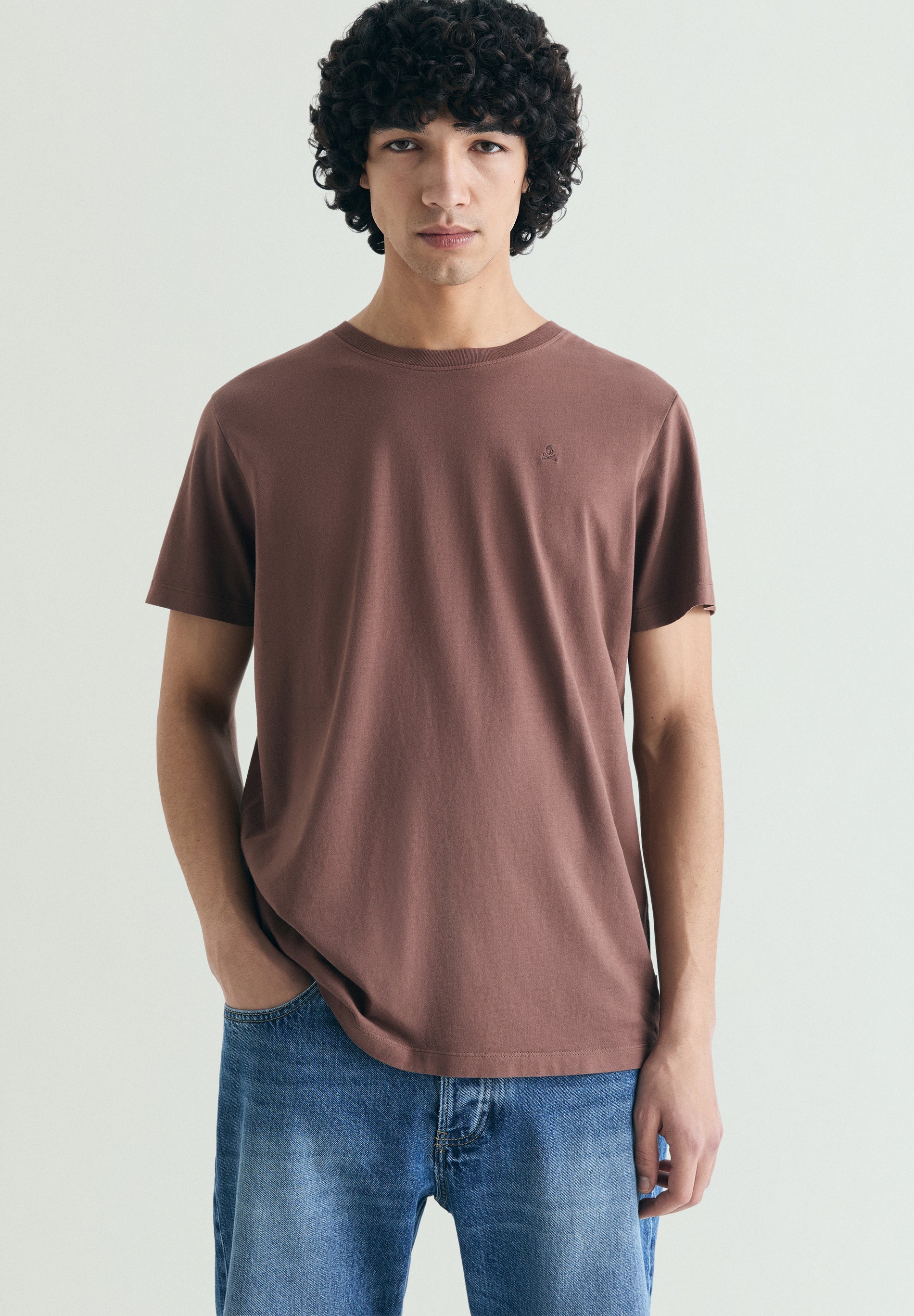 REGULAR FIT EMBROIDERED T-SHIRT